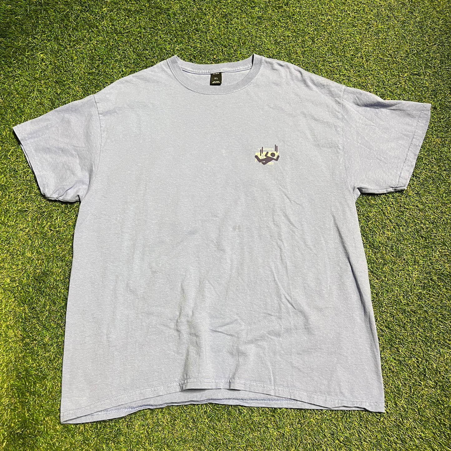 10 Deep Small Logo Guy Falling Purple Tee Size XL USED v14012