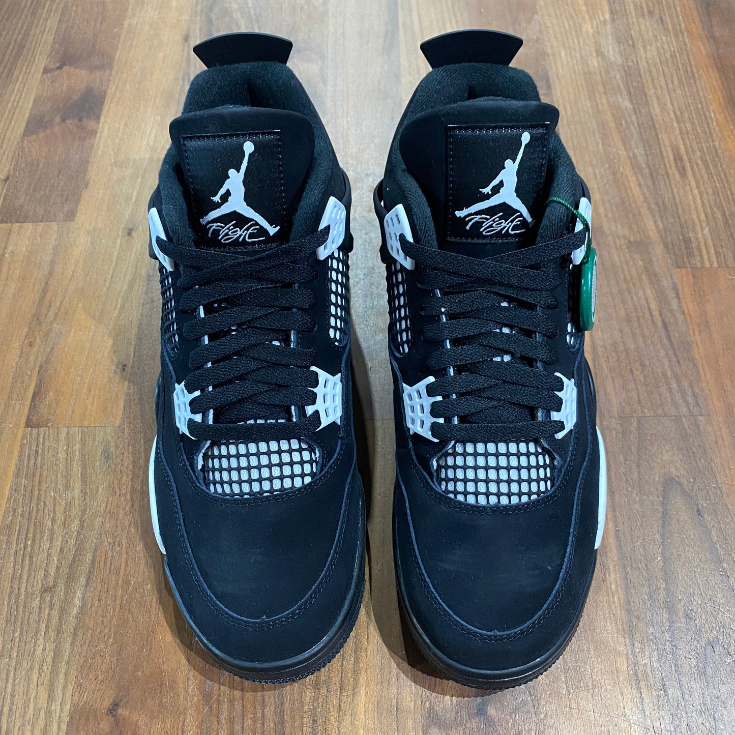 Jordan 4 White Thunder Size 9.5 NEW s14072