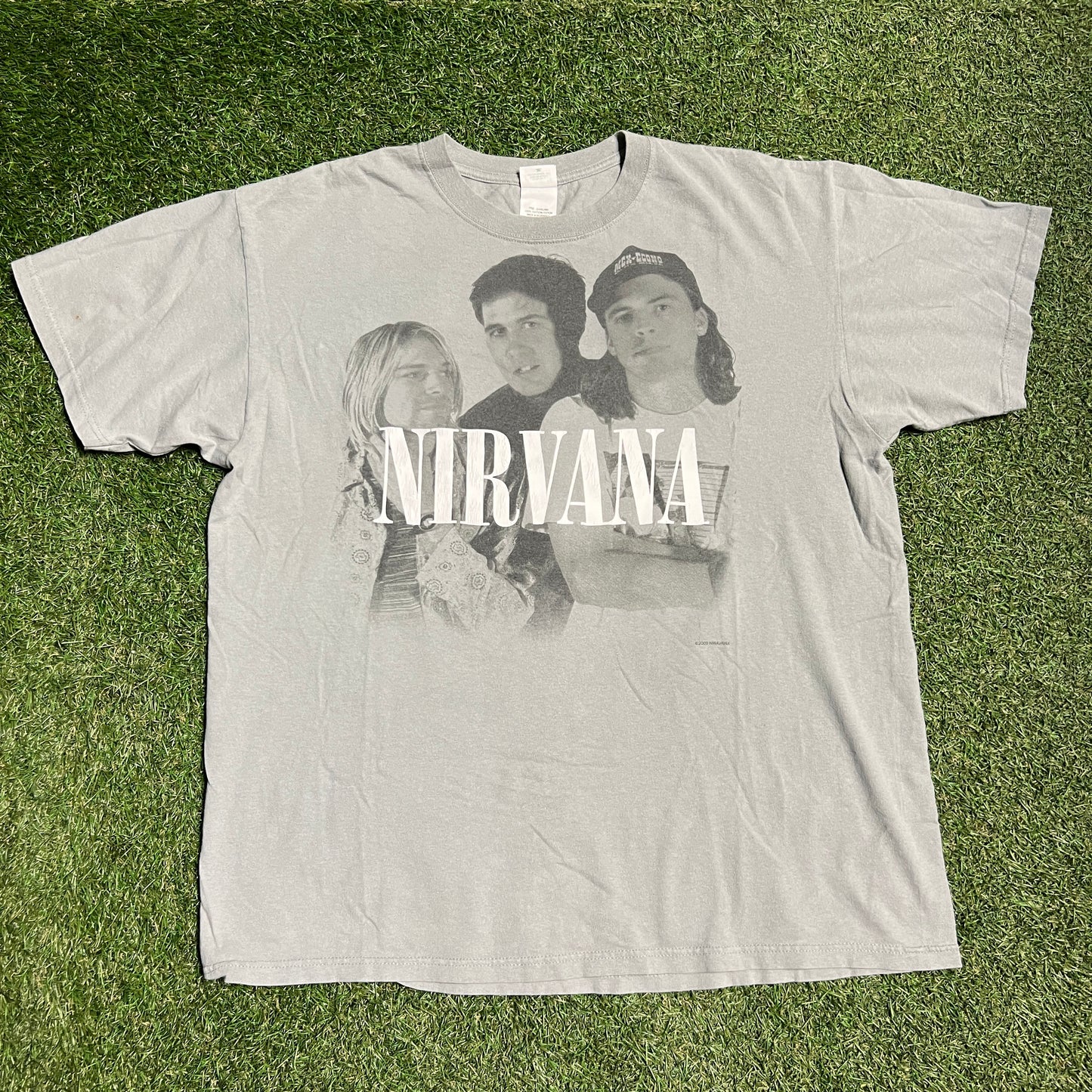 2009 Nirvana Group Photo Grey Tee Size XL USED v14051