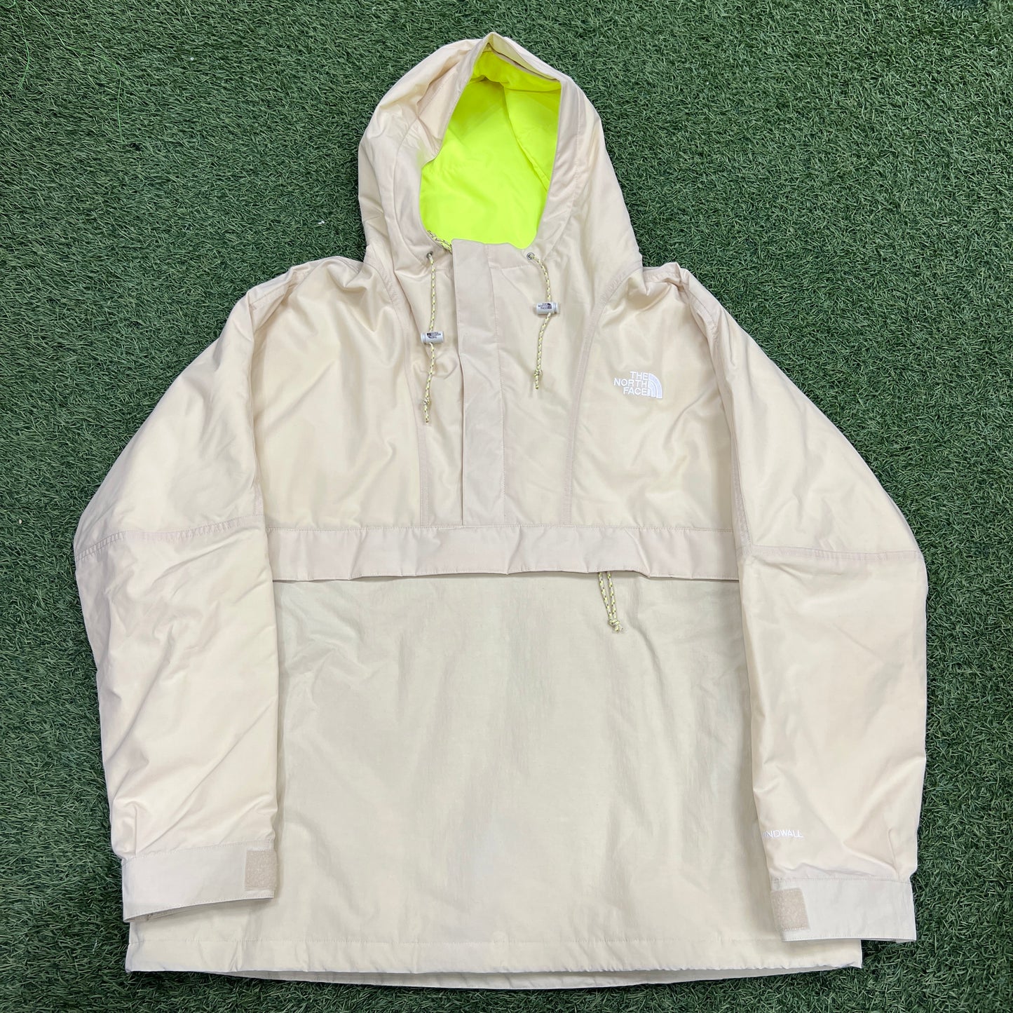 North Face Windwall Pale Yellow Jacket Size Large NEW v14883