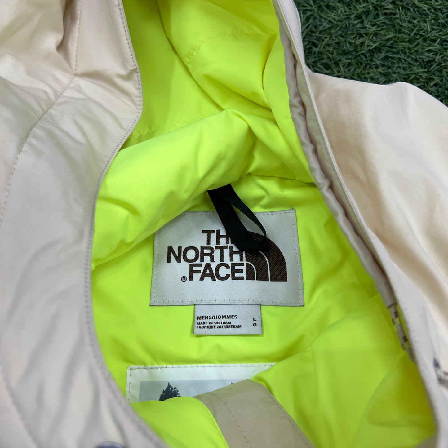 North Face Windwall Pale Yellow Jacket Size Large NEW v14883