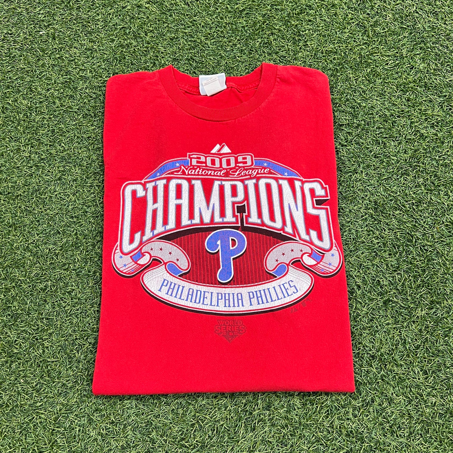 2009 Champions Phillies Red Tee Size XL USED V14485