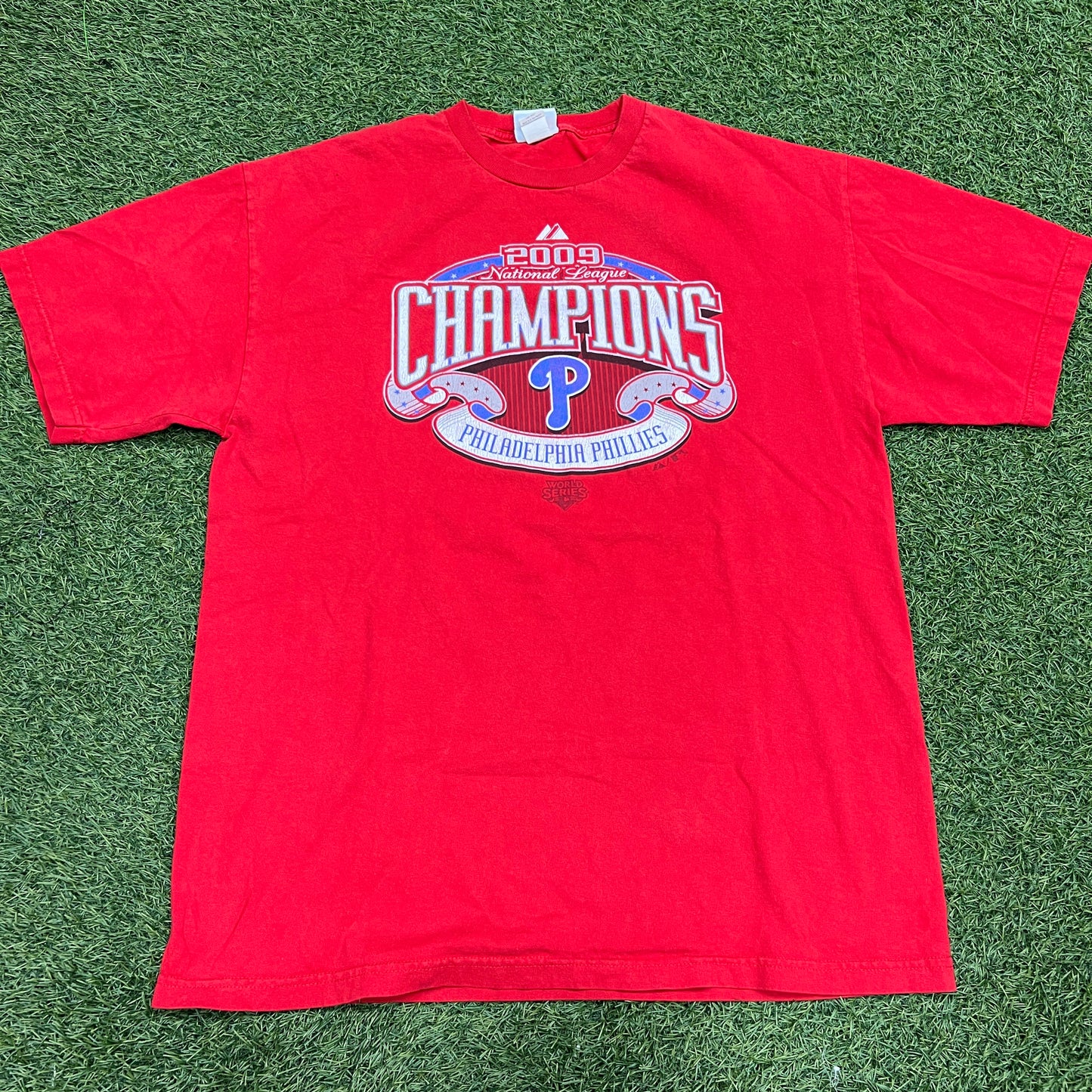 2009 Champions Phillies Red Tee Size XL USED V14485