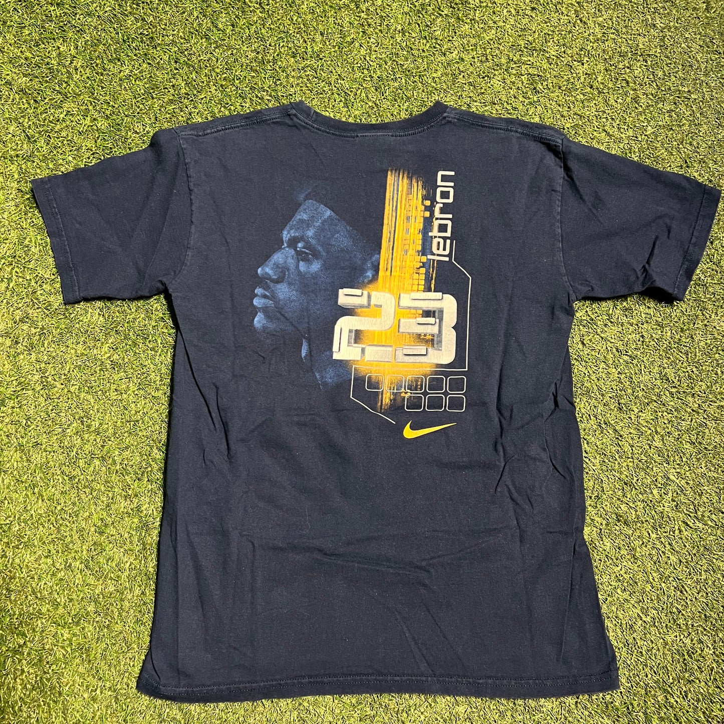 2005 Nike Lebron James Face Blue Tee Size XL USED v8719