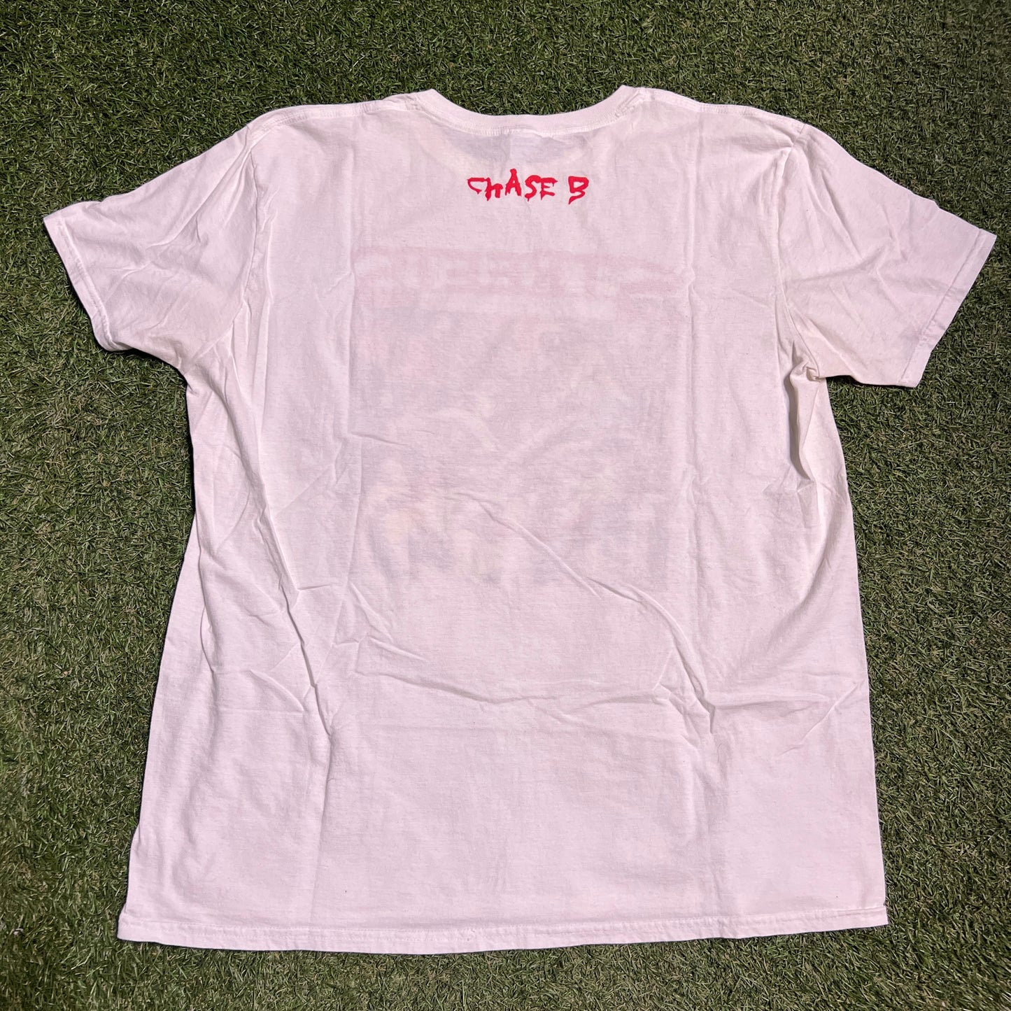 Chase B Street Need That Cover White Tee Size XL USED v1732