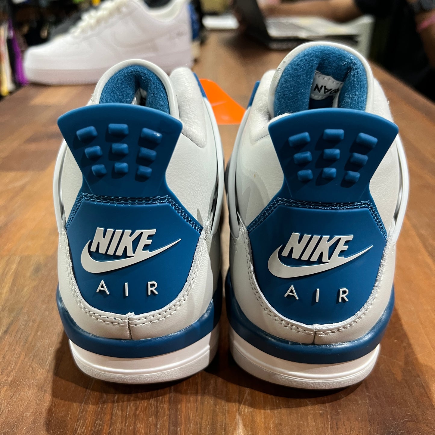 Jordan 4 Retro Military Blue (2024) (GS) Size 7Y NEW S13887