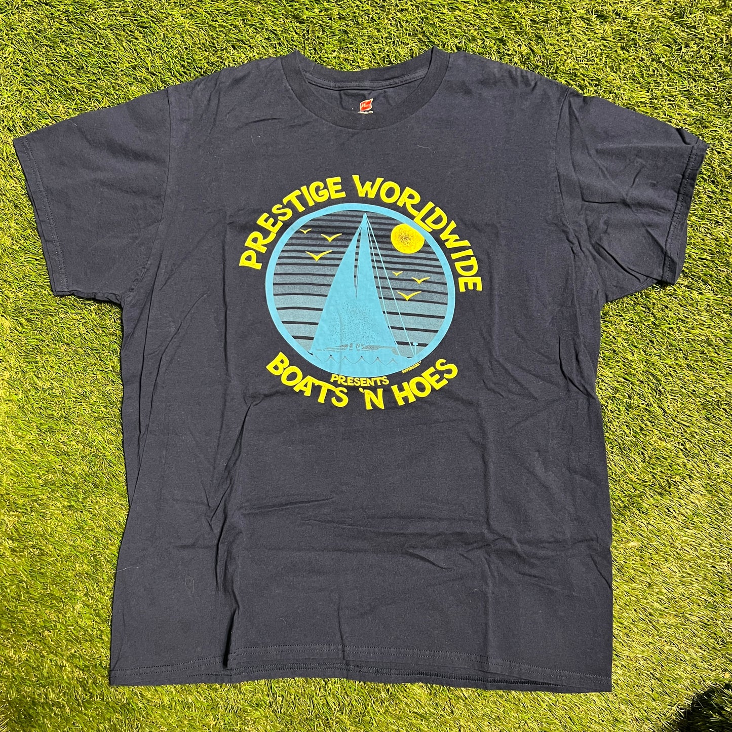 Prestige worldwide boats and hoes Navy Blue Tee Size XL USED v2766