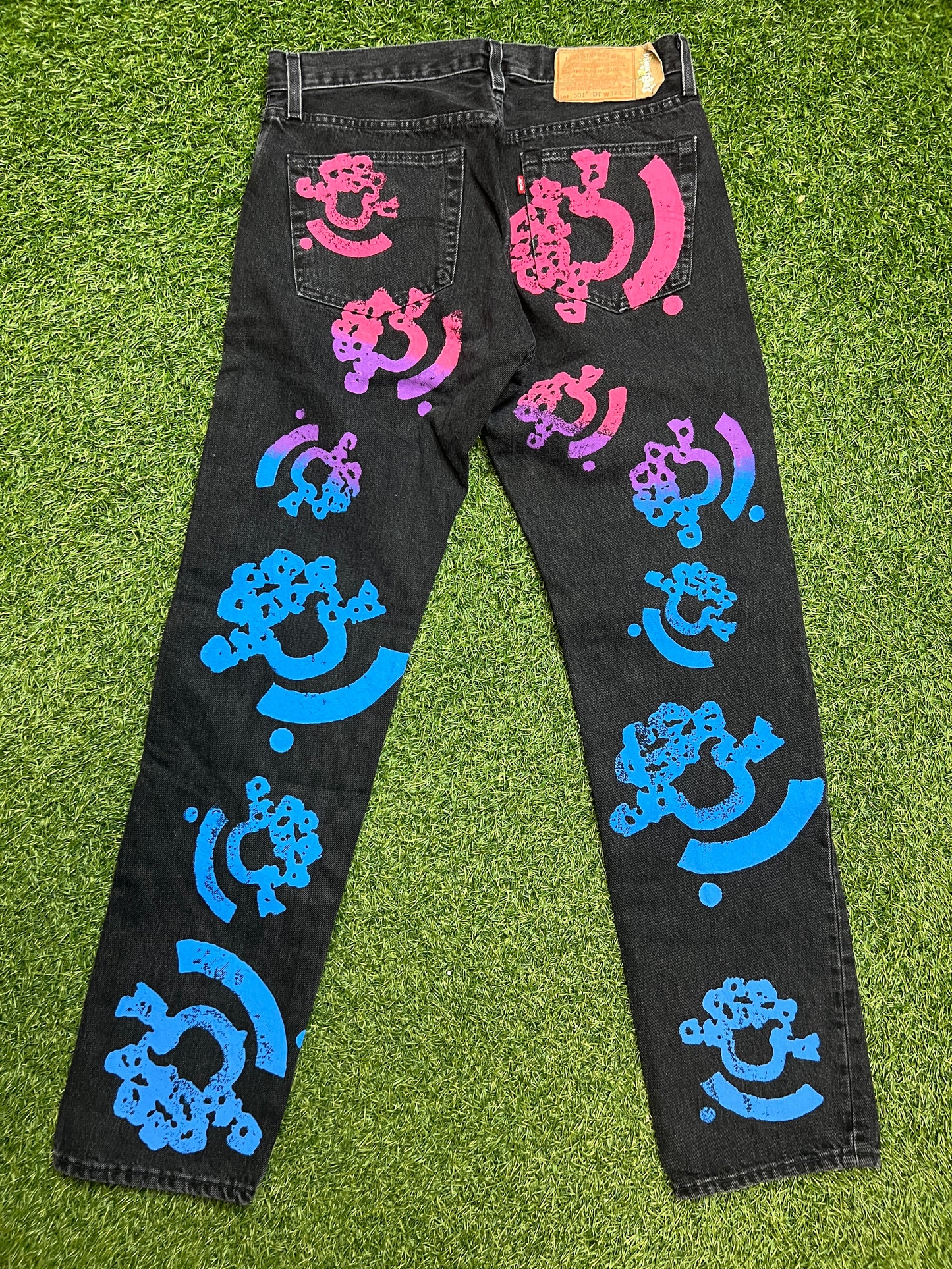 Denim Tears 501 Washed Black Pink/Blue Logo Size 33x32 NEW x7700