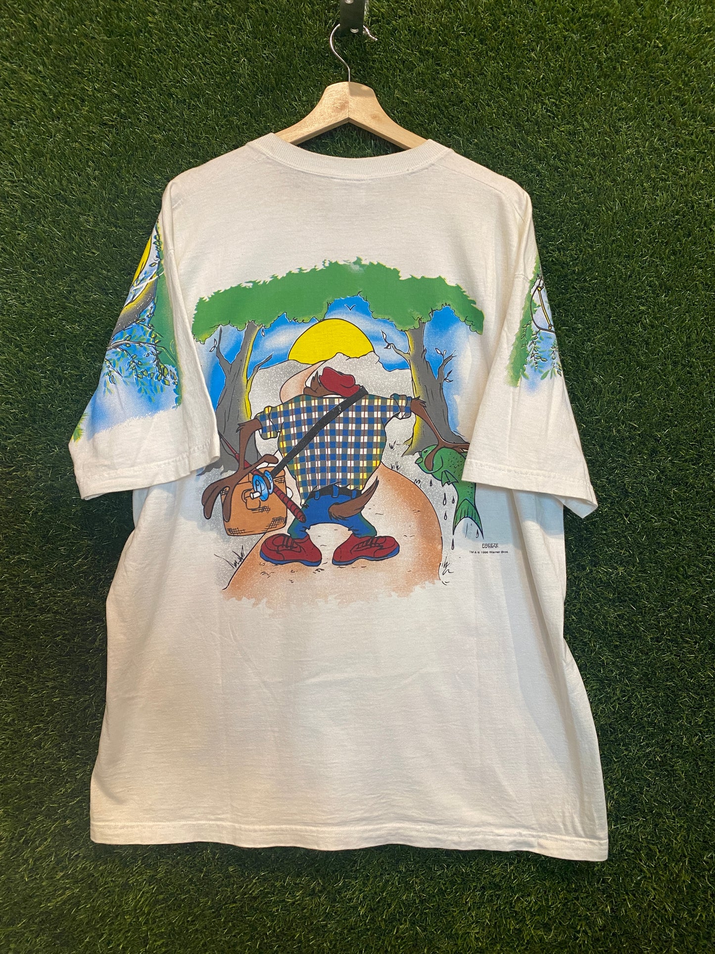 1996 Looney Tunes Tasmanian Devil fishing tee white Size XL USED v11802