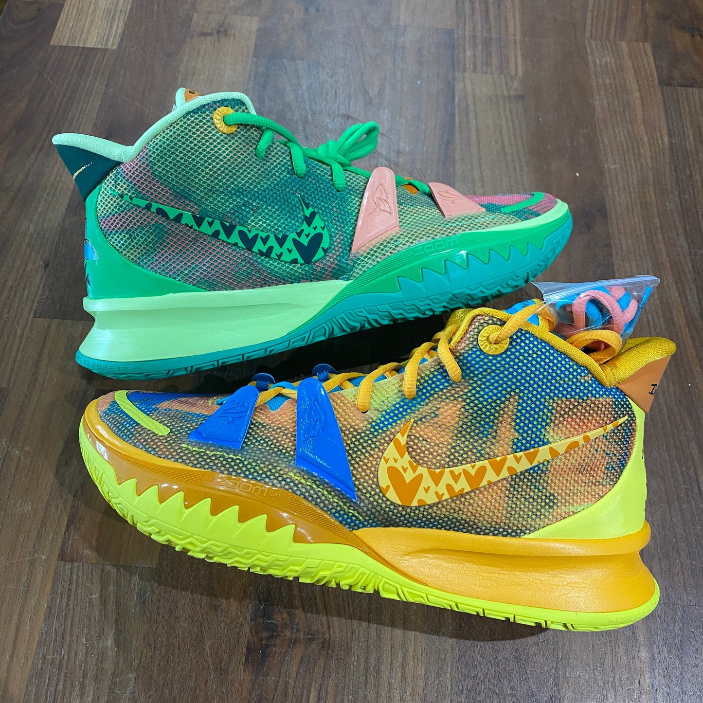 Nike kyrie 7 sneaker room air and earth Size 9 NEW s10572