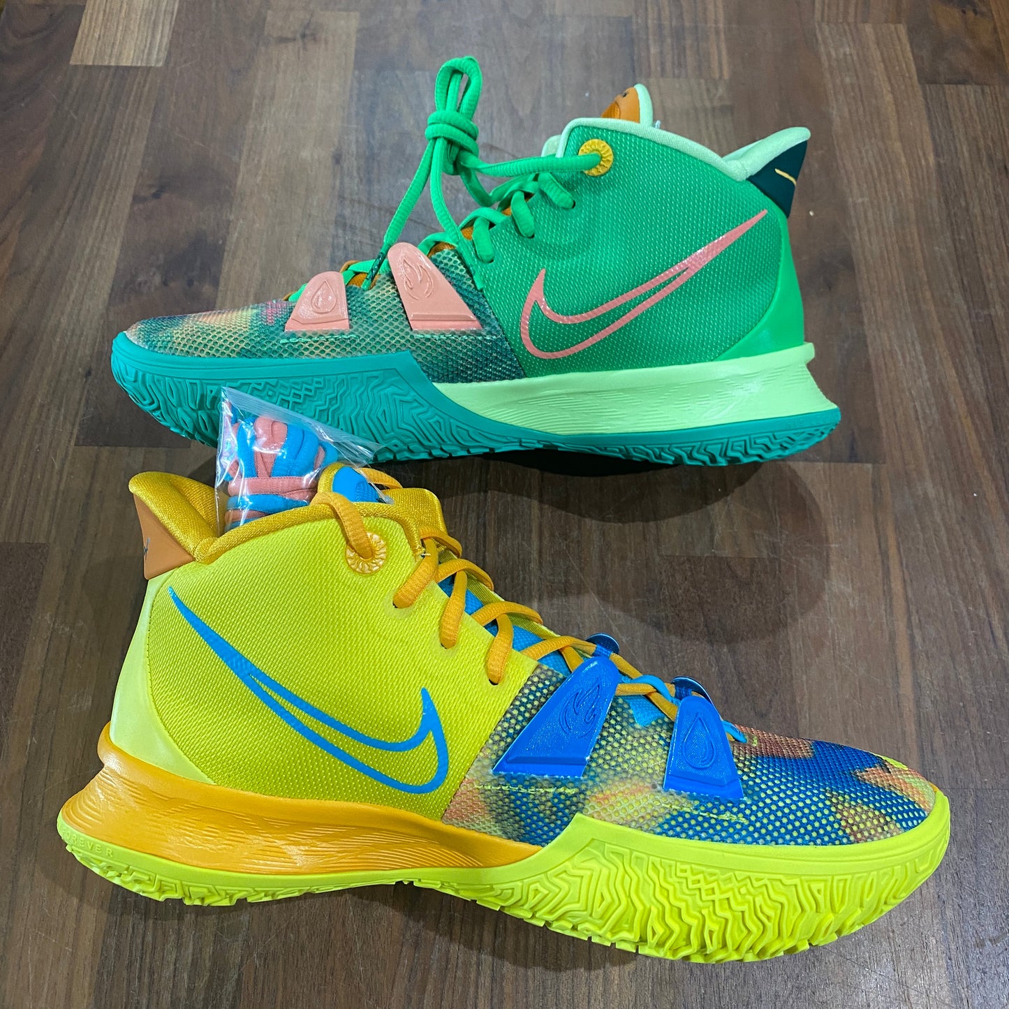 Nike kyrie 7 sneaker room air and earth Size 9 NEW s10572