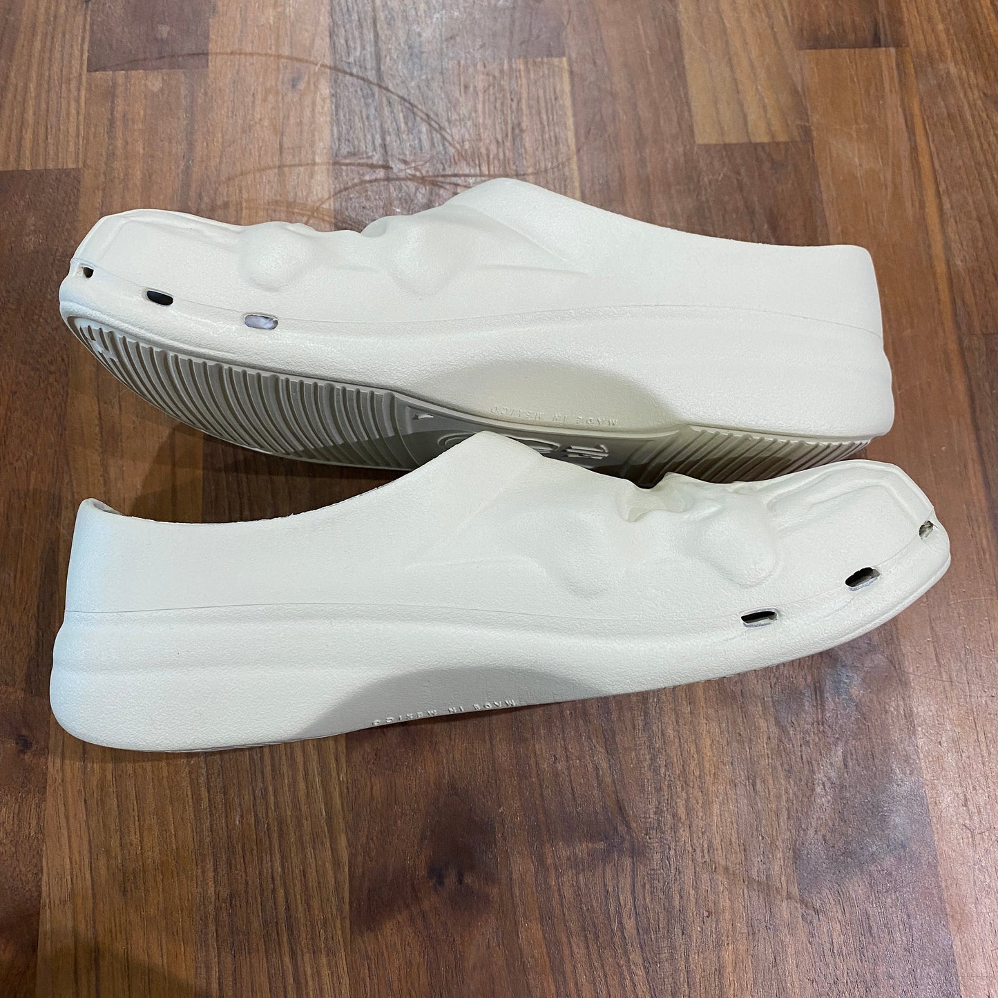 Warren Lotas Skull Obligatory Foam Shoe Bone Size 11 NEW s10853