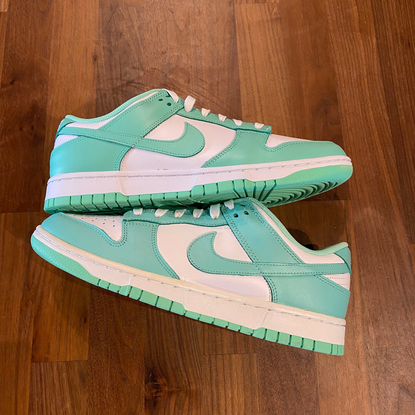 Nike Dunk Low Green Glow Size 9.5m / 11w NEW s11162