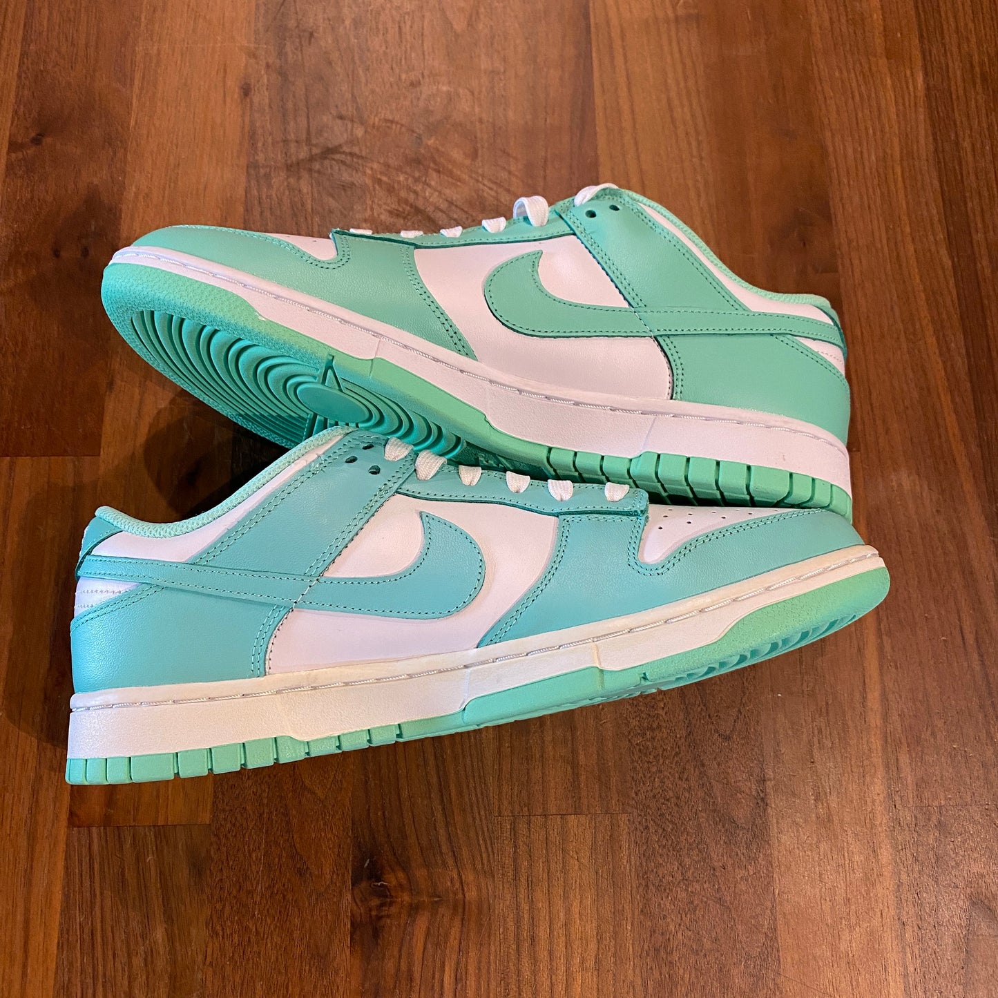 Nike Dunk Low Green Glow Size 9.5m / 11w NEW s11162
