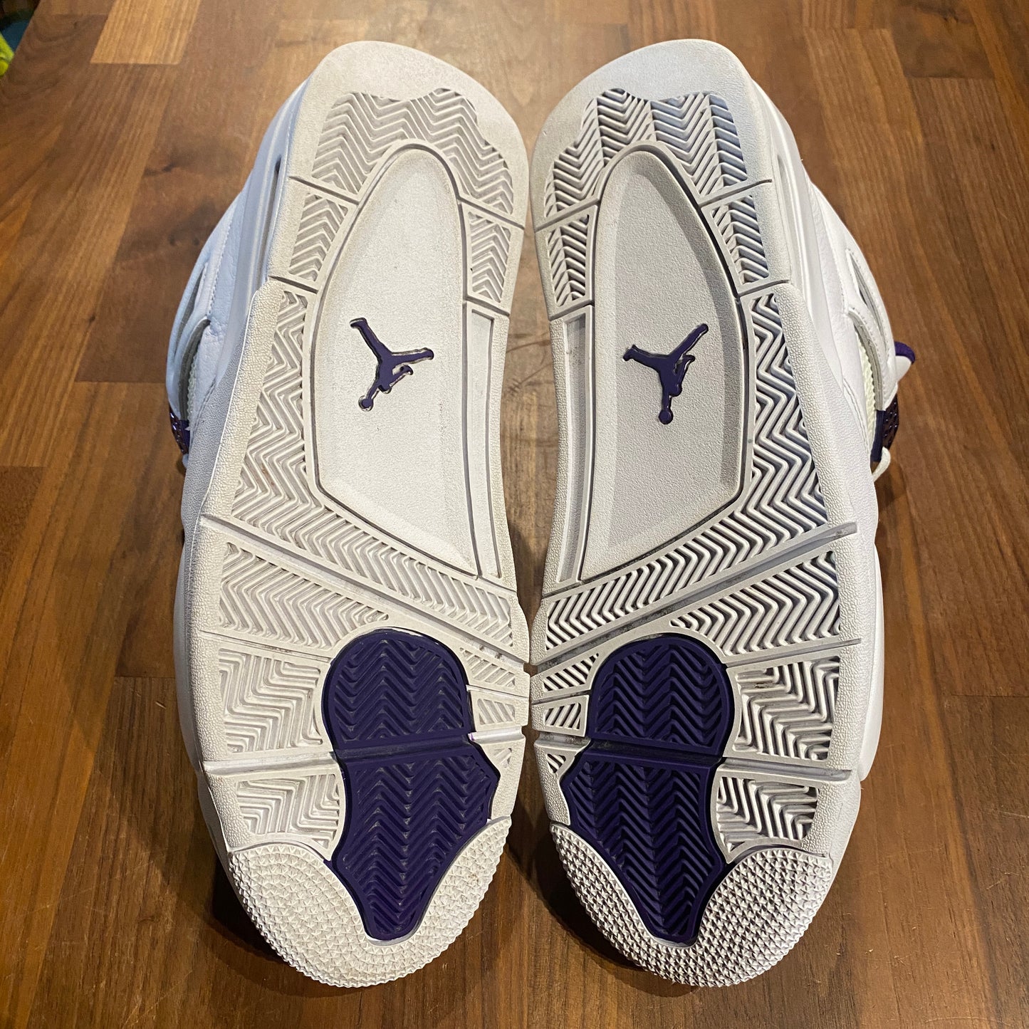 Jordan 4 Metallic Purple 2020 Size 12 USED s11305