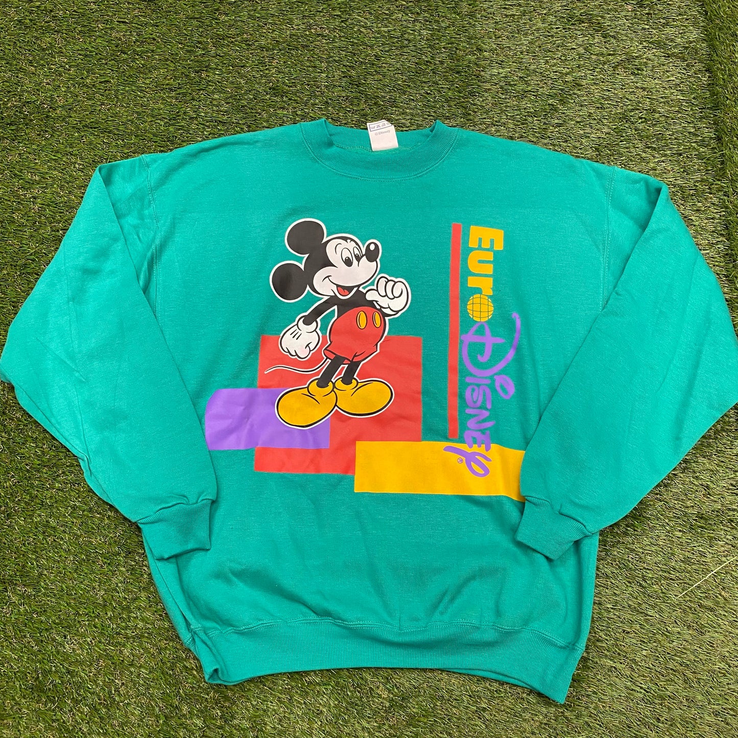 1990's Euro Disney Mickey crewneck SIze Medium Used v12344