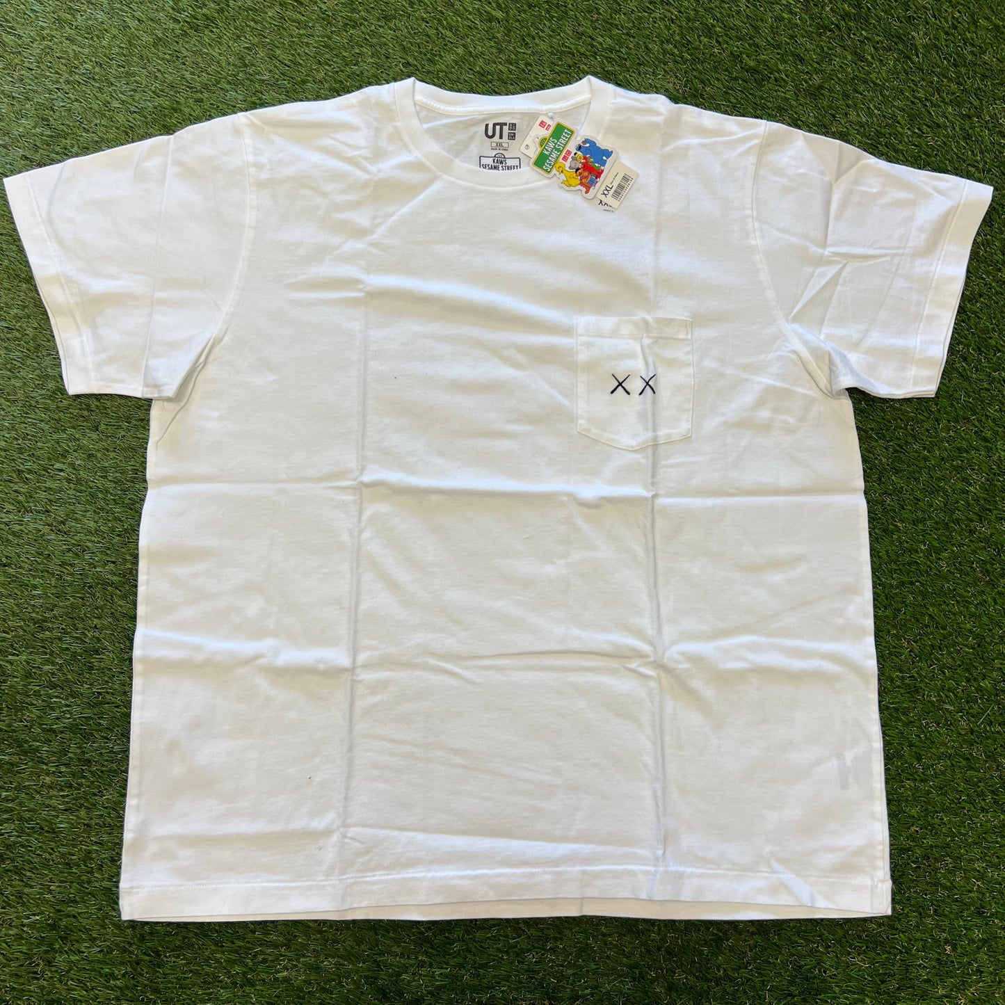 Kaws Sesame ST Uniqlo XX Pocket Tee Size XXL White NEW x9190