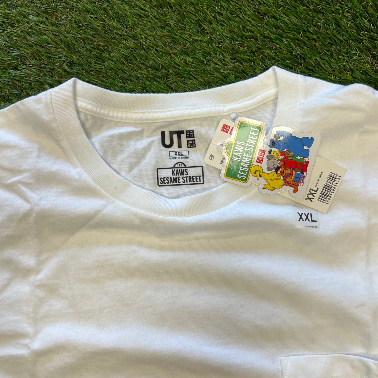 Kaws Sesame ST Uniqlo XX Pocket Tee Size XXL White NEW x9190