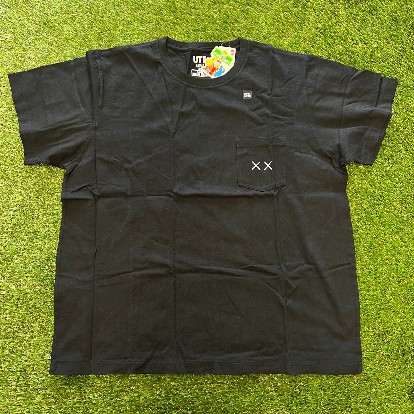 Kaws Sesame ST Uniqlo XX Pocket Tee Size XXL Black NEW x9199
