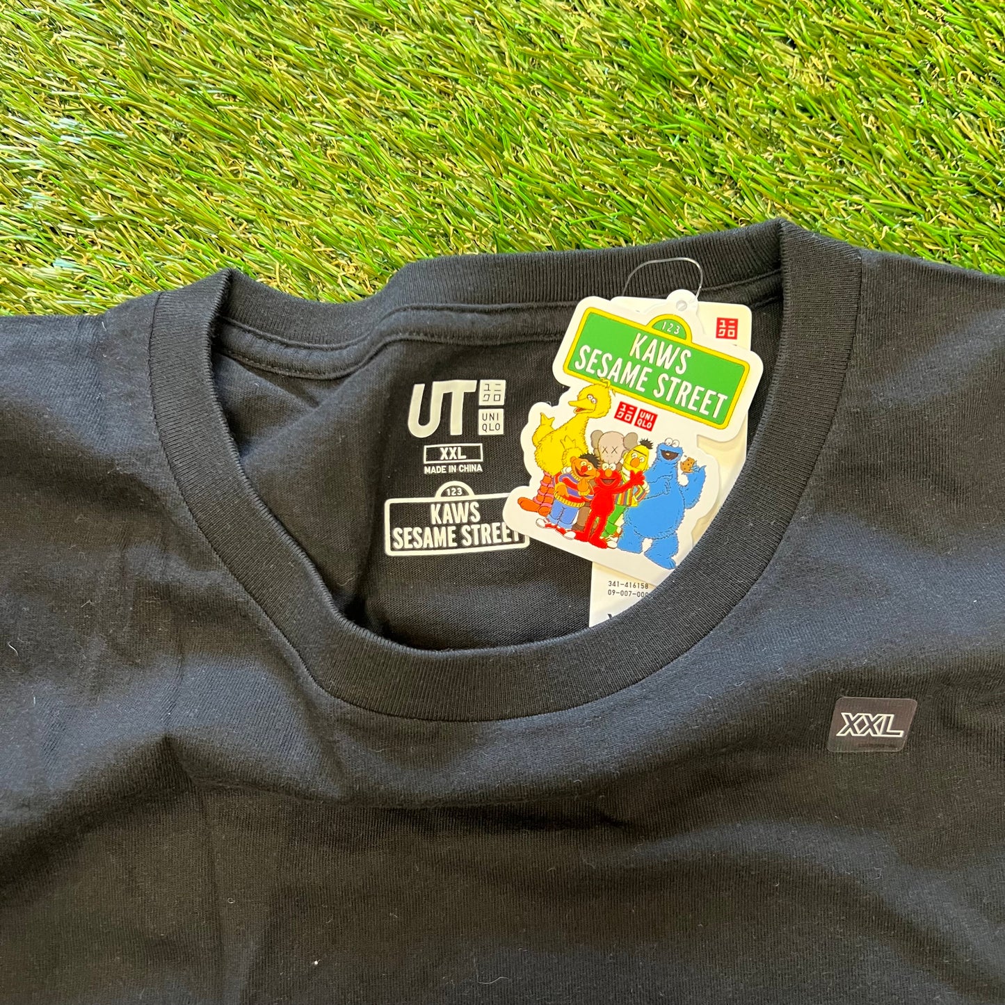 Kaws Sesame ST Uniqlo XX Pocket Tee Size XXL Black NEW x9199