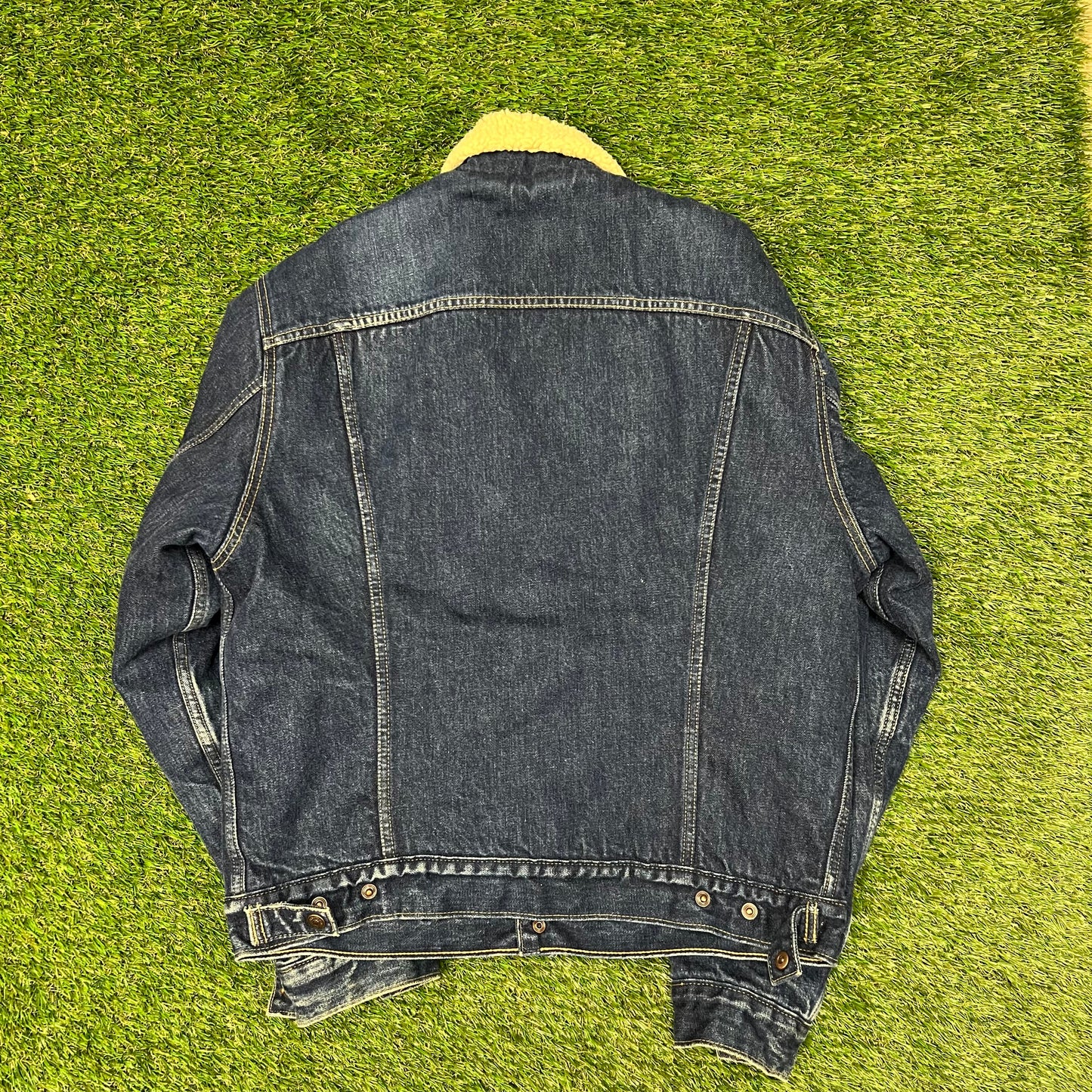 Levis dark blue denim sherpa jacket Size Large USED v12614