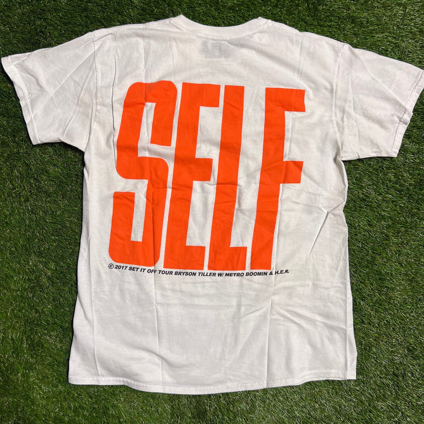Metro Booming & Bryson Tiller White Tee Size Large USED v1747
