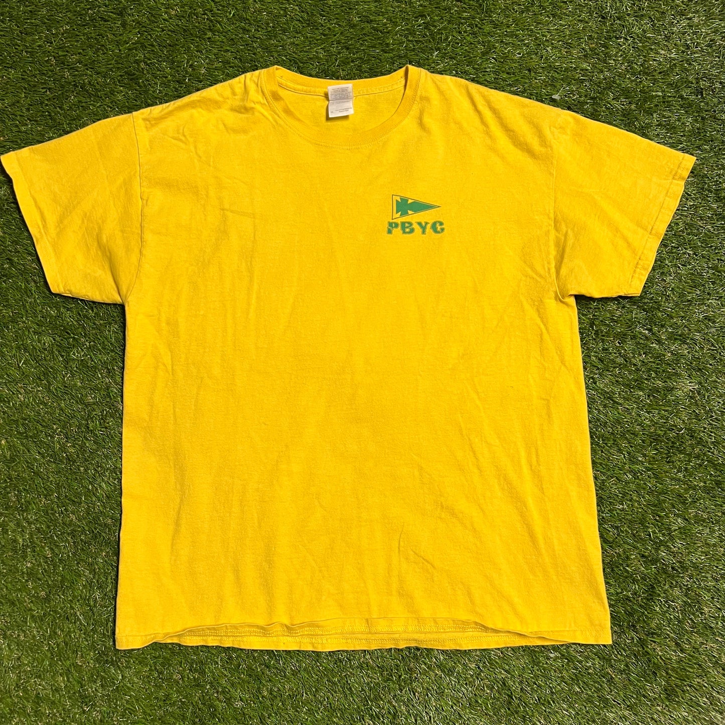 2010's Pine Beach Yatch Club Yellow Tee Size XL USED v12822