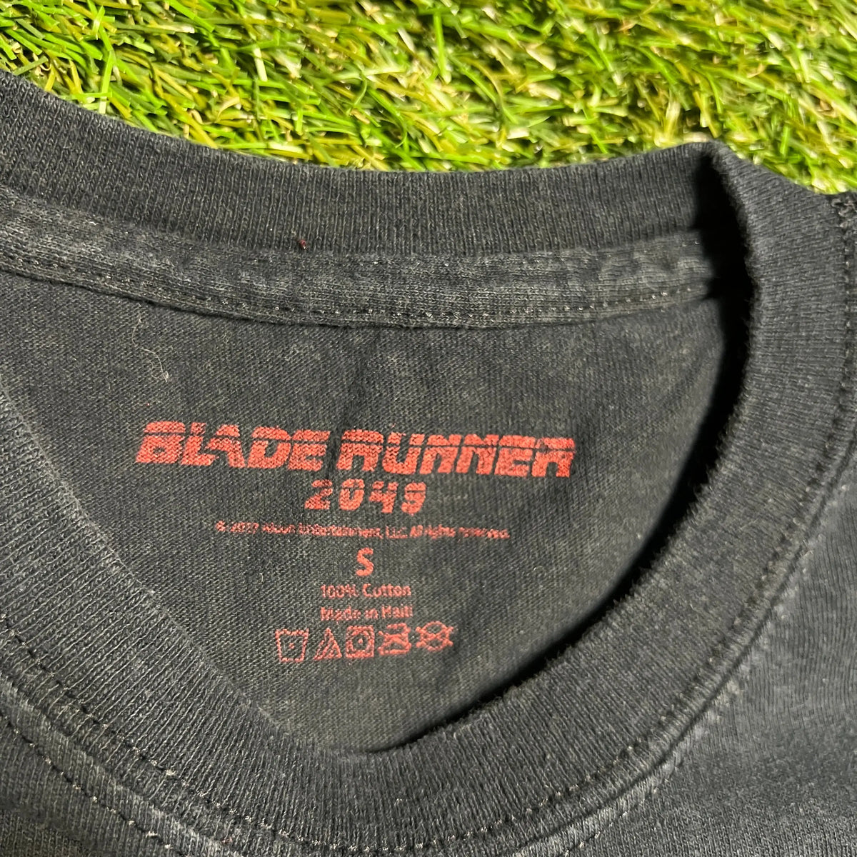 Blade Runner 2049 Black Tee Size Small USED v3765