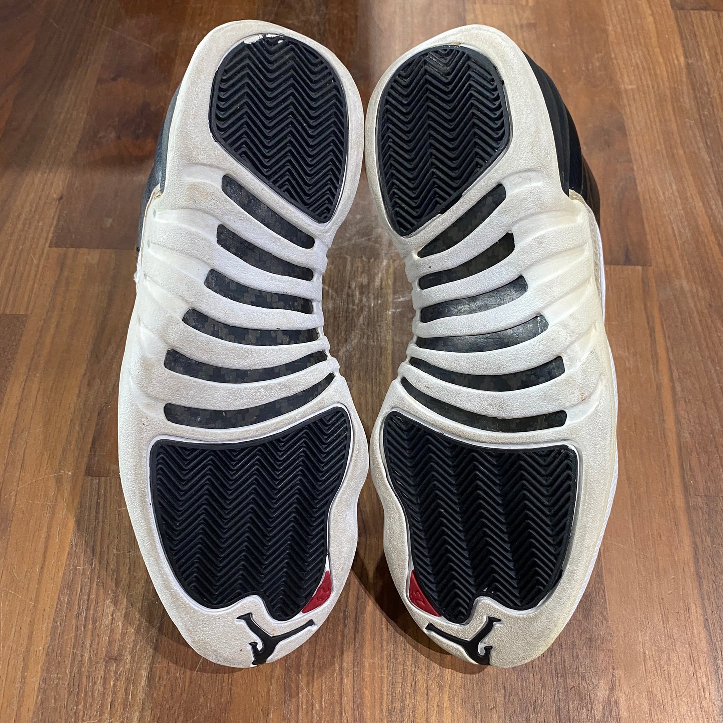 Jordan 12 Playoffs 1997 Size 8 USED UNWEARABLE s1314