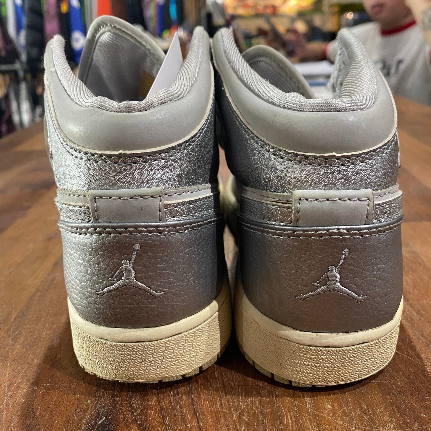 Jordan 1 GS ' Neutral Grey' Size 4y REPLACEMENT BOX USED s11969