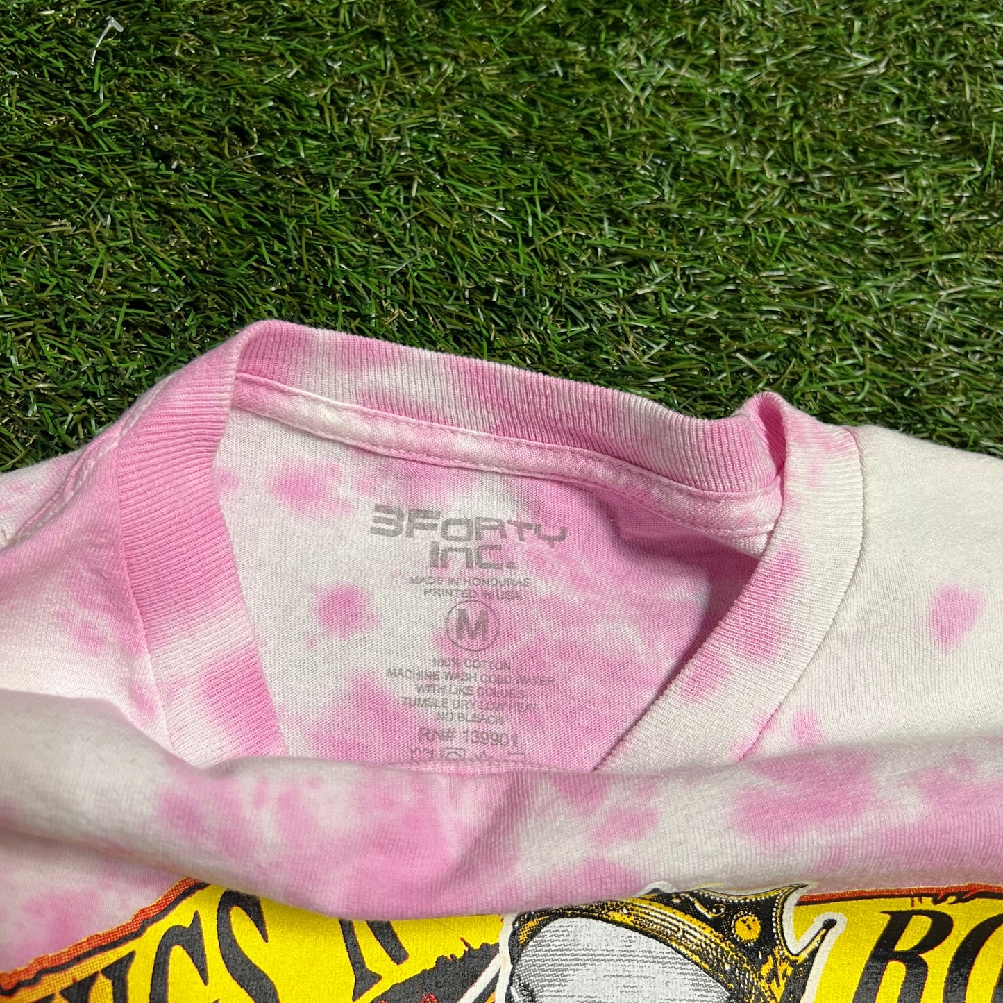 Thugs n roses east coast west coast pink tye de longsleeve Size Medium USED v13001