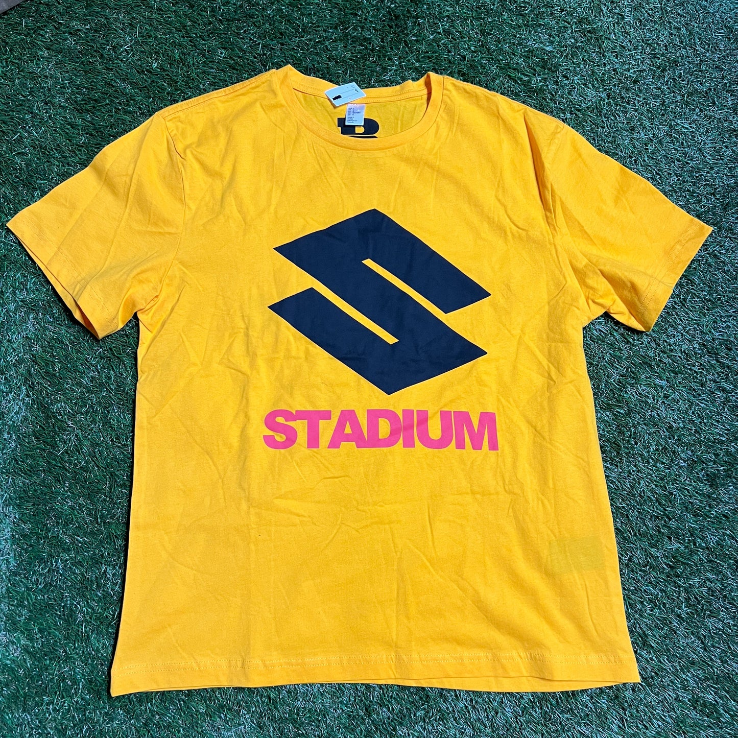 Justin Bieber Stadium Yellow Tee Black/Red Font Size Large NEW x9899
