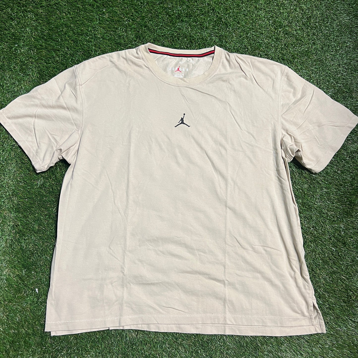 Jordan Front Font Brown Tee Size XL USED v13124