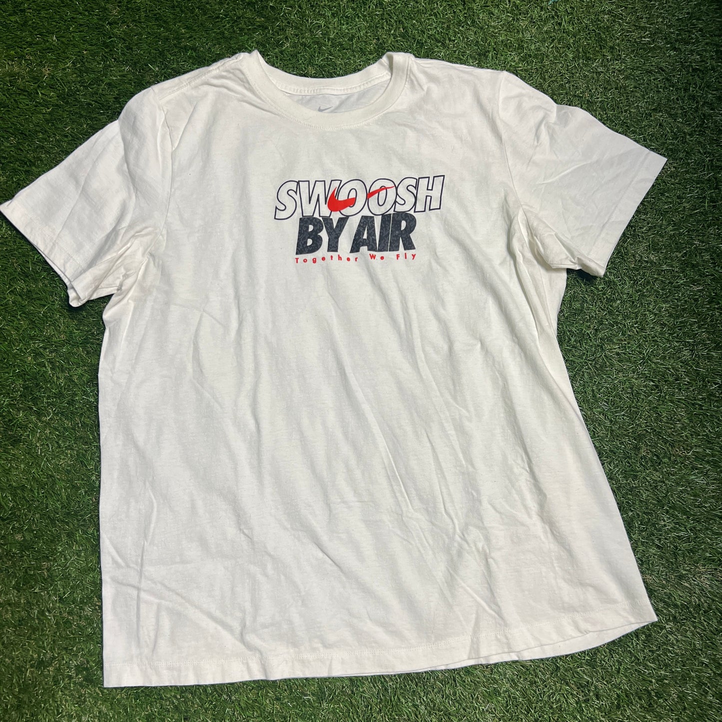 Nike Swoosh By Air White Tee Size XL USED v13142