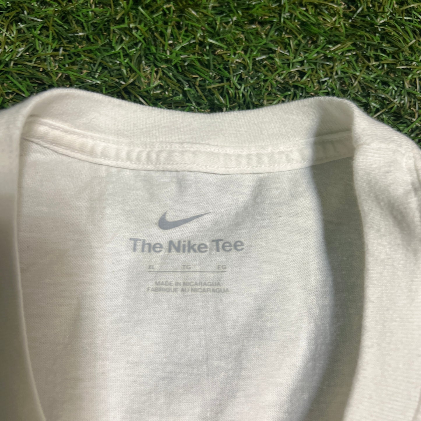 Nike Swoosh By Air White Tee Size XL USED v13142