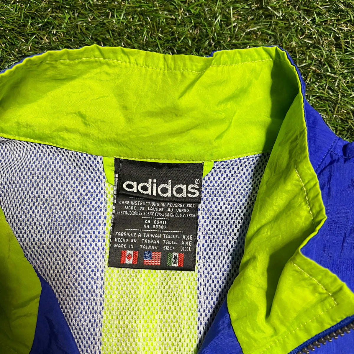 Adidas Small Chest Logo Blue Windbreaker Size XXL USED v13254