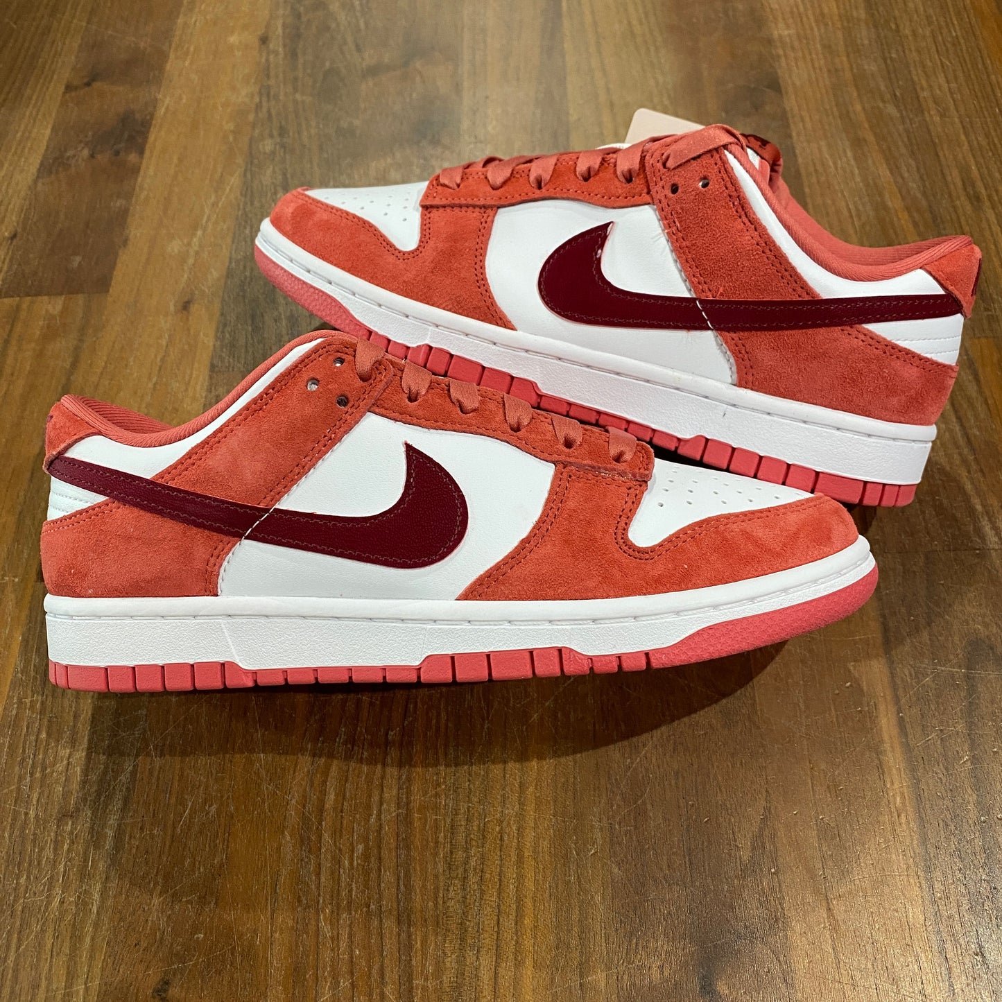 Nike Dunk Low Valentines Day 2024 Size 7m / 8.5w NEW s12469
