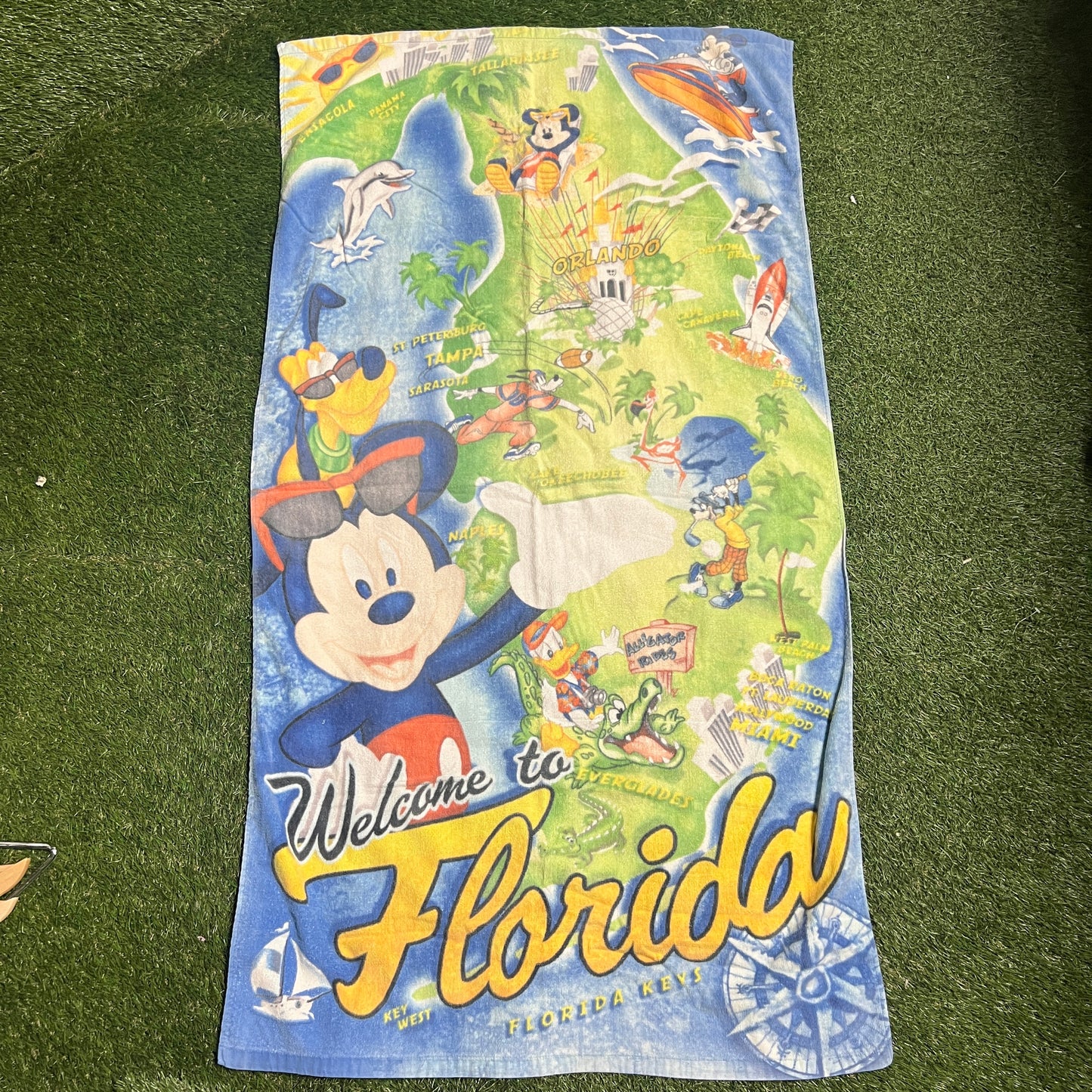 Disney Welcome To Florida Towel USED v6145
