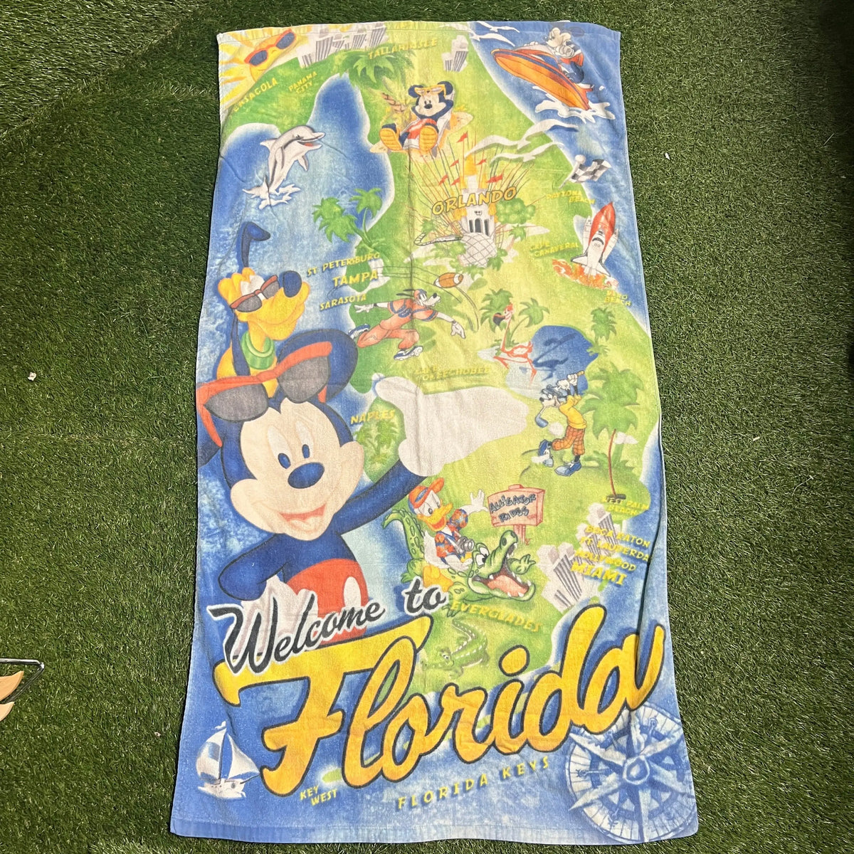 Disney Welcome To Florida Towel USED v6145
