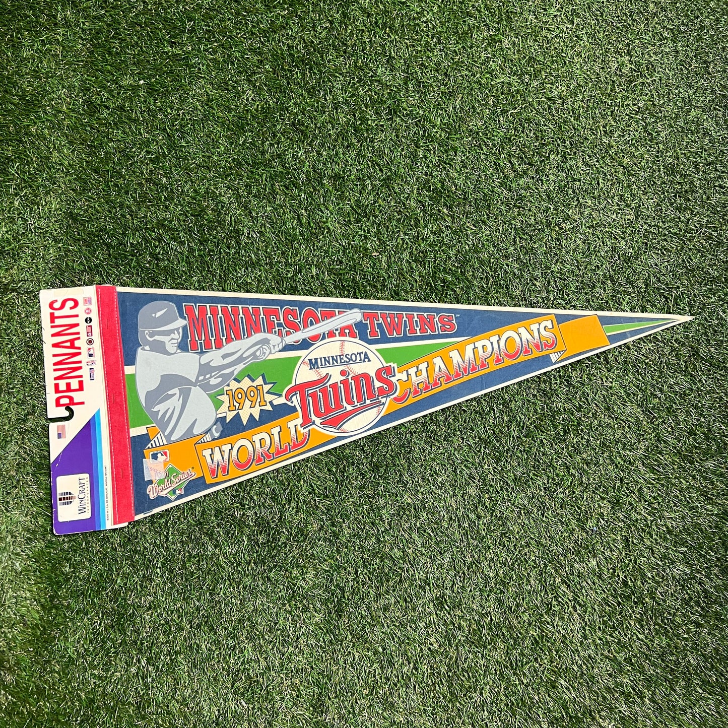 1991 World Series Minnesota Twins World Champs Blue Pennant OS NEW v13433
