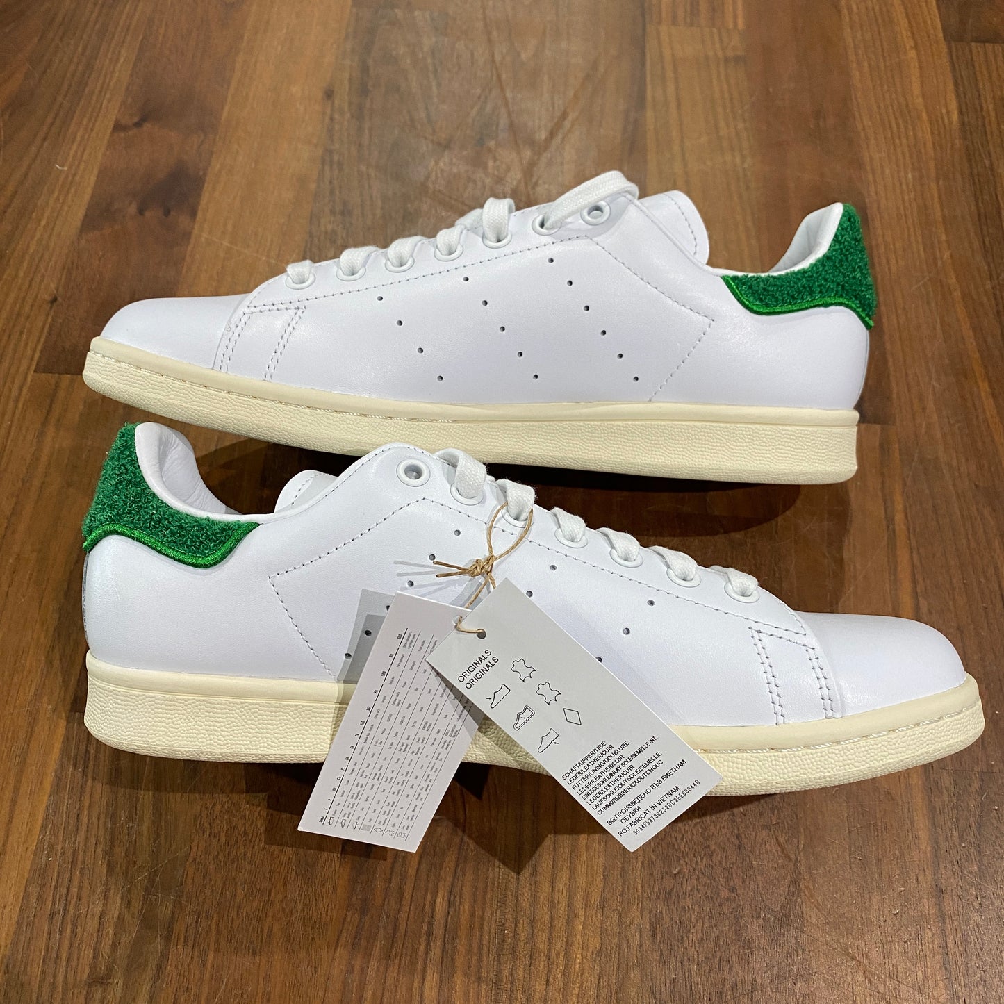 Adidas Stan Smith Homer Simpson Size 9 NEW s13062