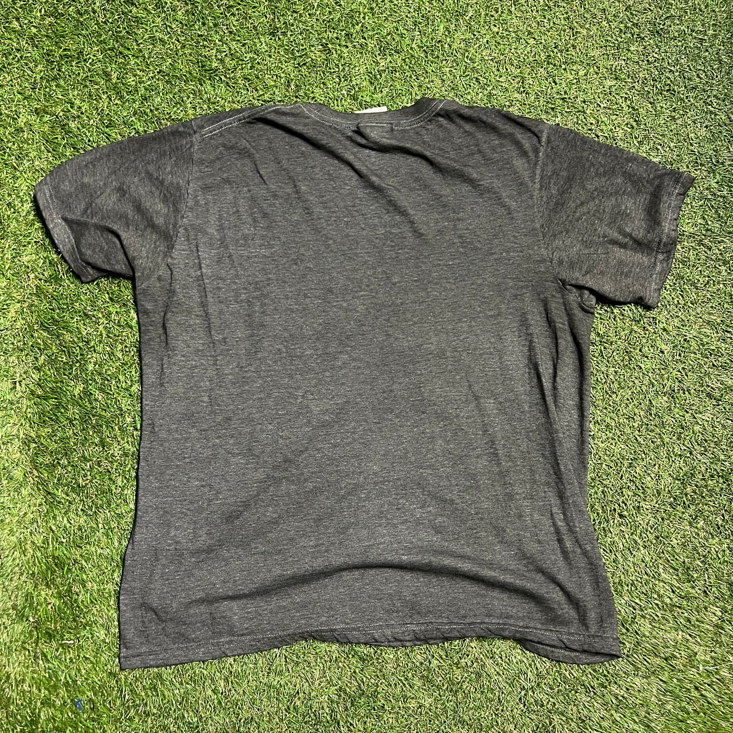 Nike dark gray tee right white swoosh Size Large USED v13749
