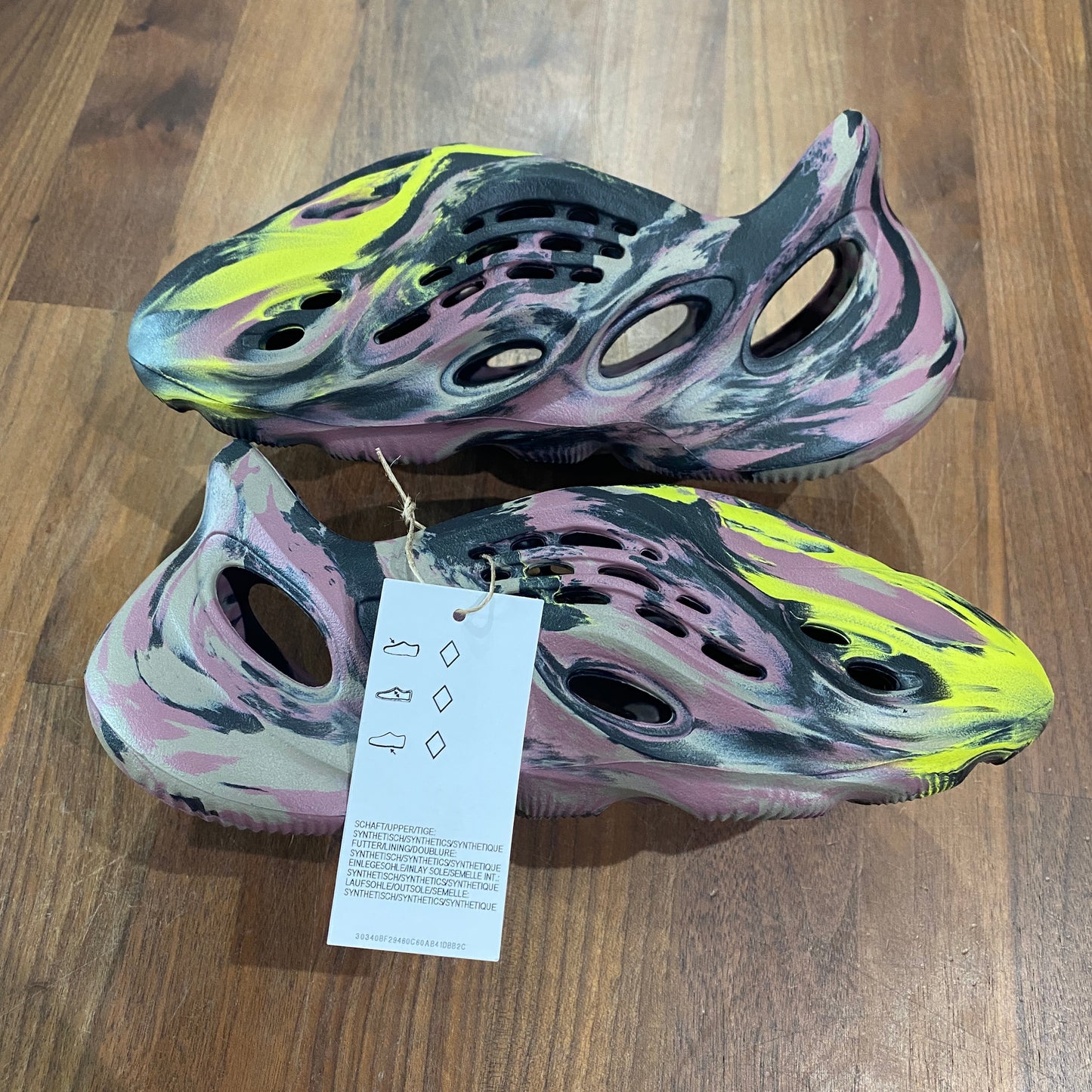 Yeezy foam runner MX carbon Size 4 NEW s13576