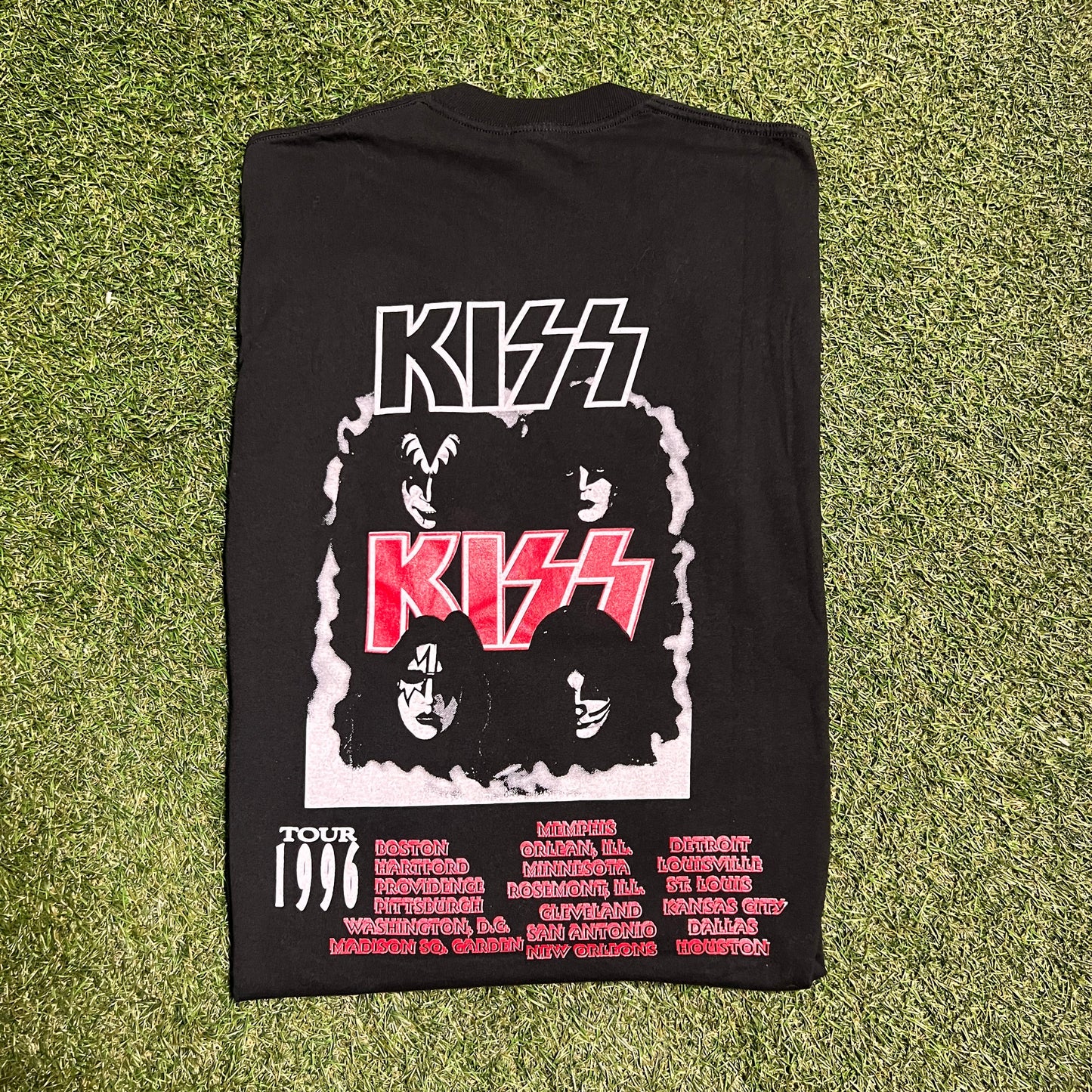 1996 Kiss Tour 4 Faces in Flames Black Tee Jerzees tag Size Large USED v13846