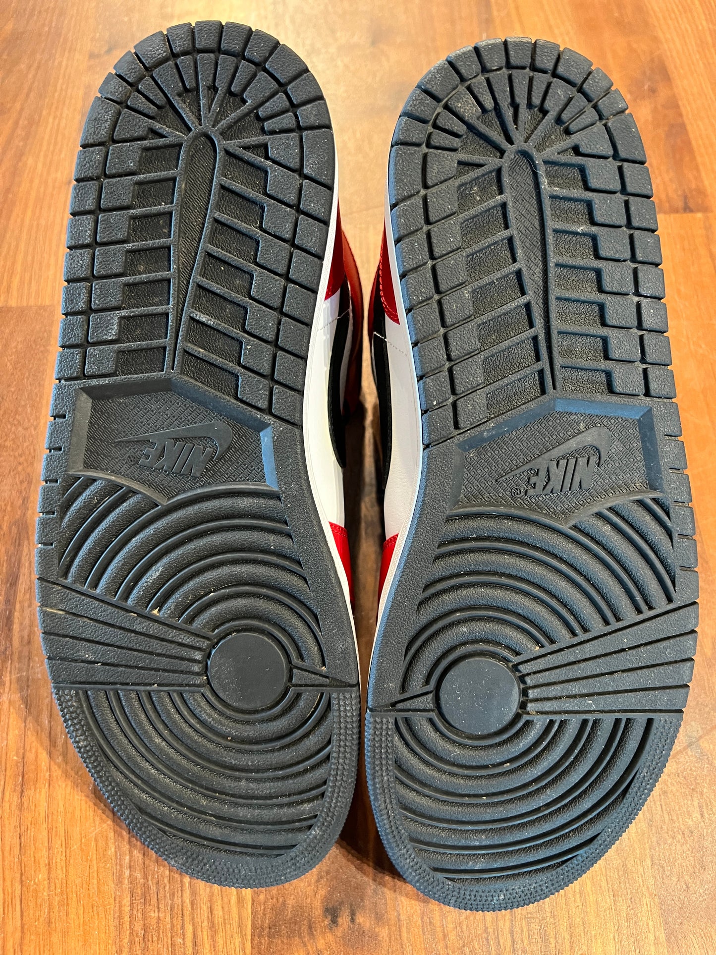 Jordan 1 Mid Chicago Size 11 USED NO BOX