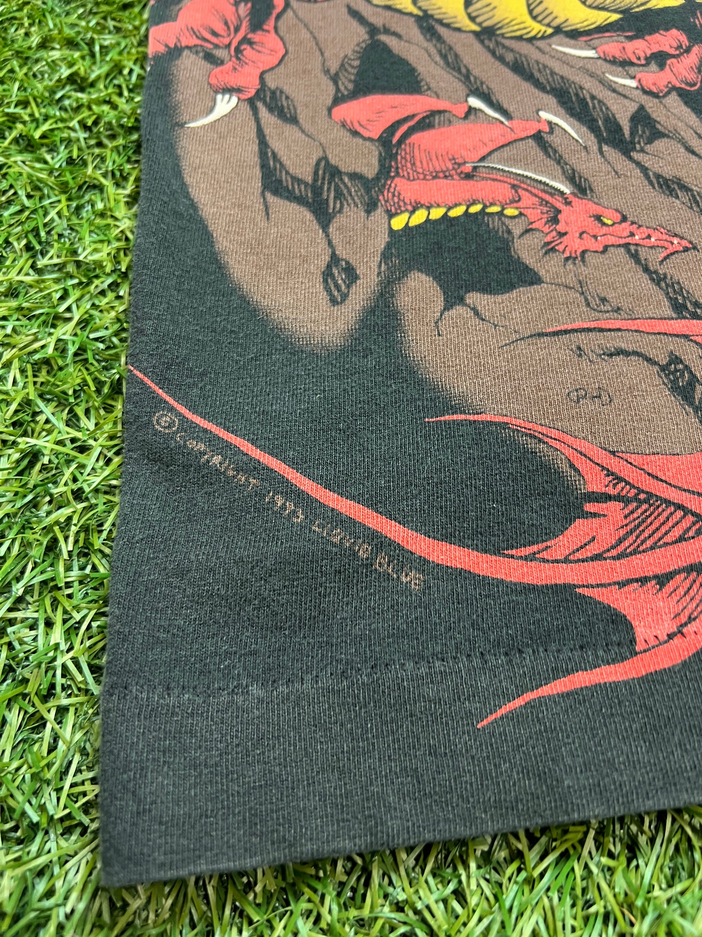 Liquid Blue Dragon Full Print 1993 Size Large USED v6460