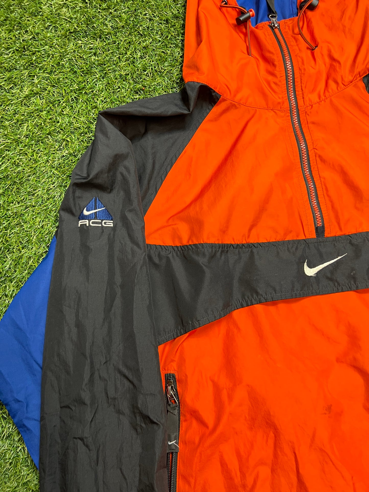 Nike ACG orange black and blue windbreaker Size Large USED v11444