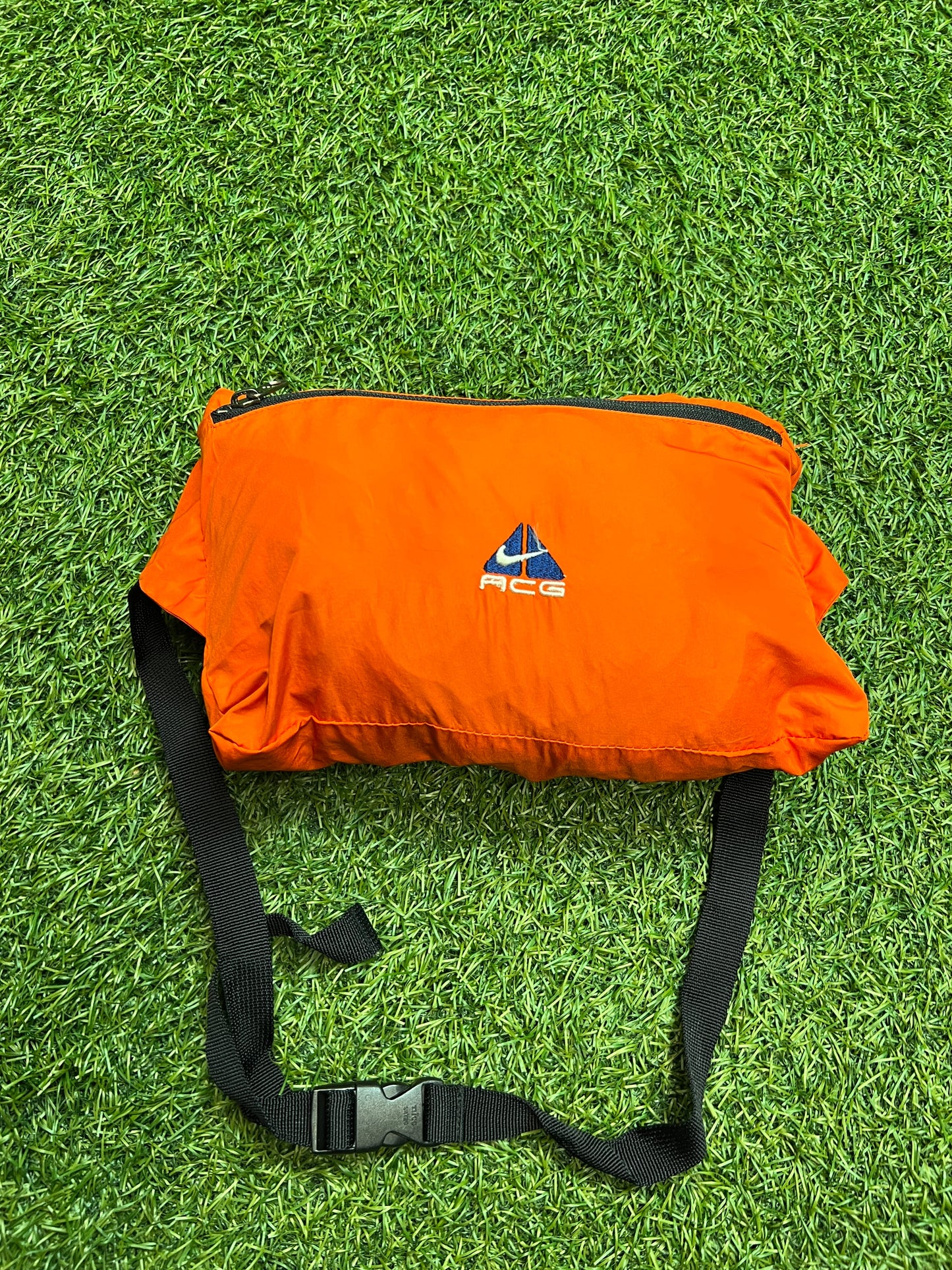 Nike ACG orange black and blue windbreaker Size Large USED v11444