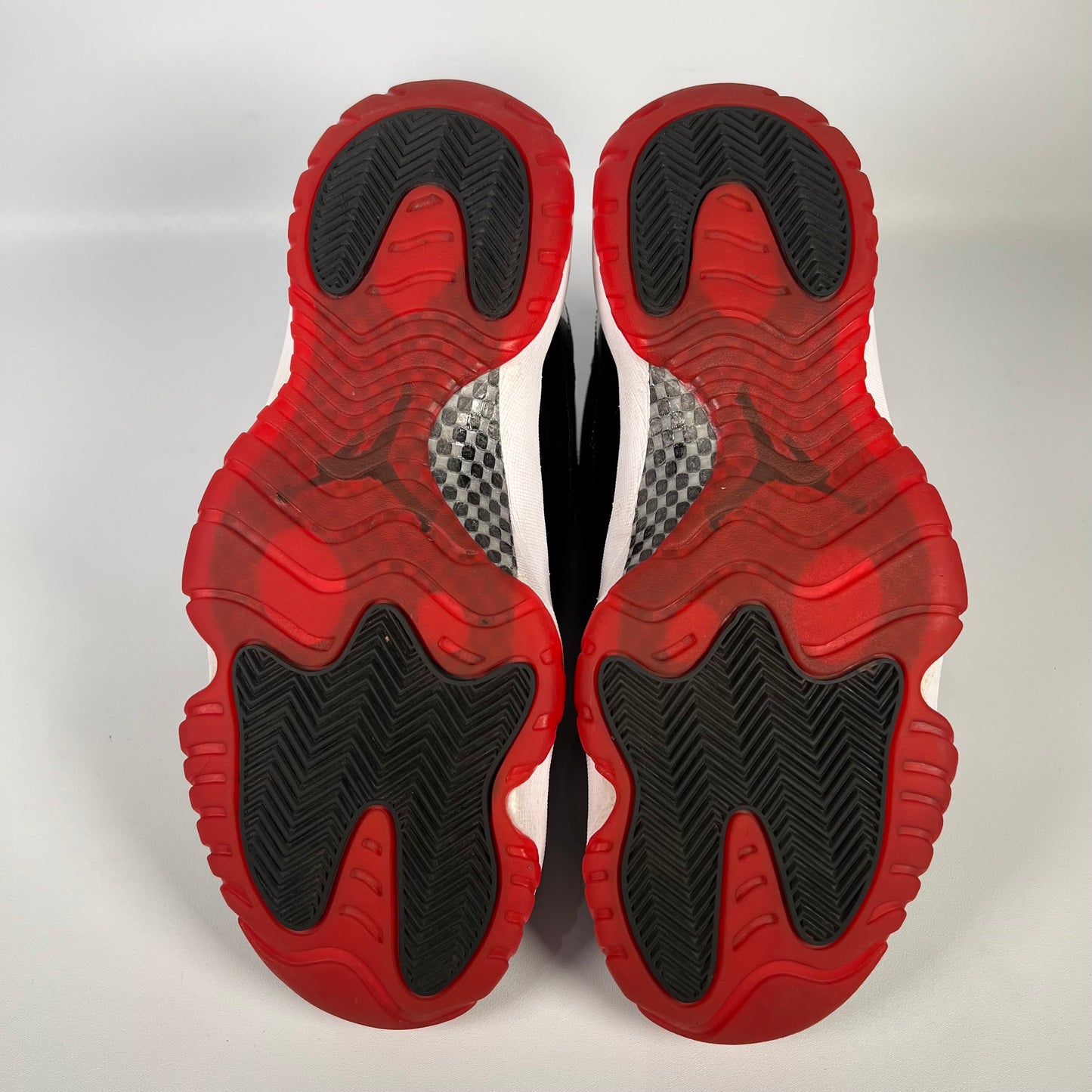 Jordan 11 Playoffs CDP (2008) Size 9.5 USED s17706