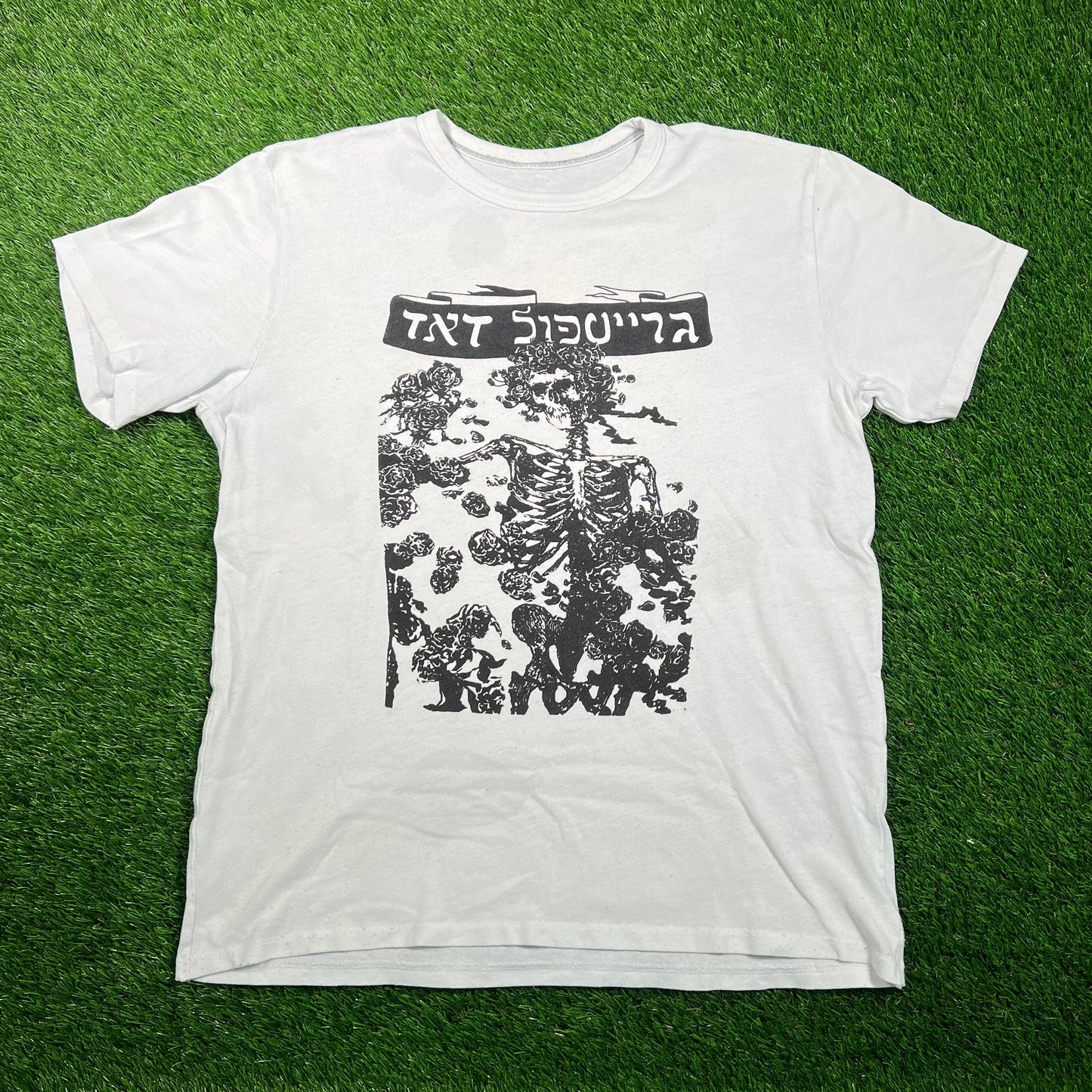 Assembly NY Grateful Dead "Hebrew" White Tee Size Large USED v18649